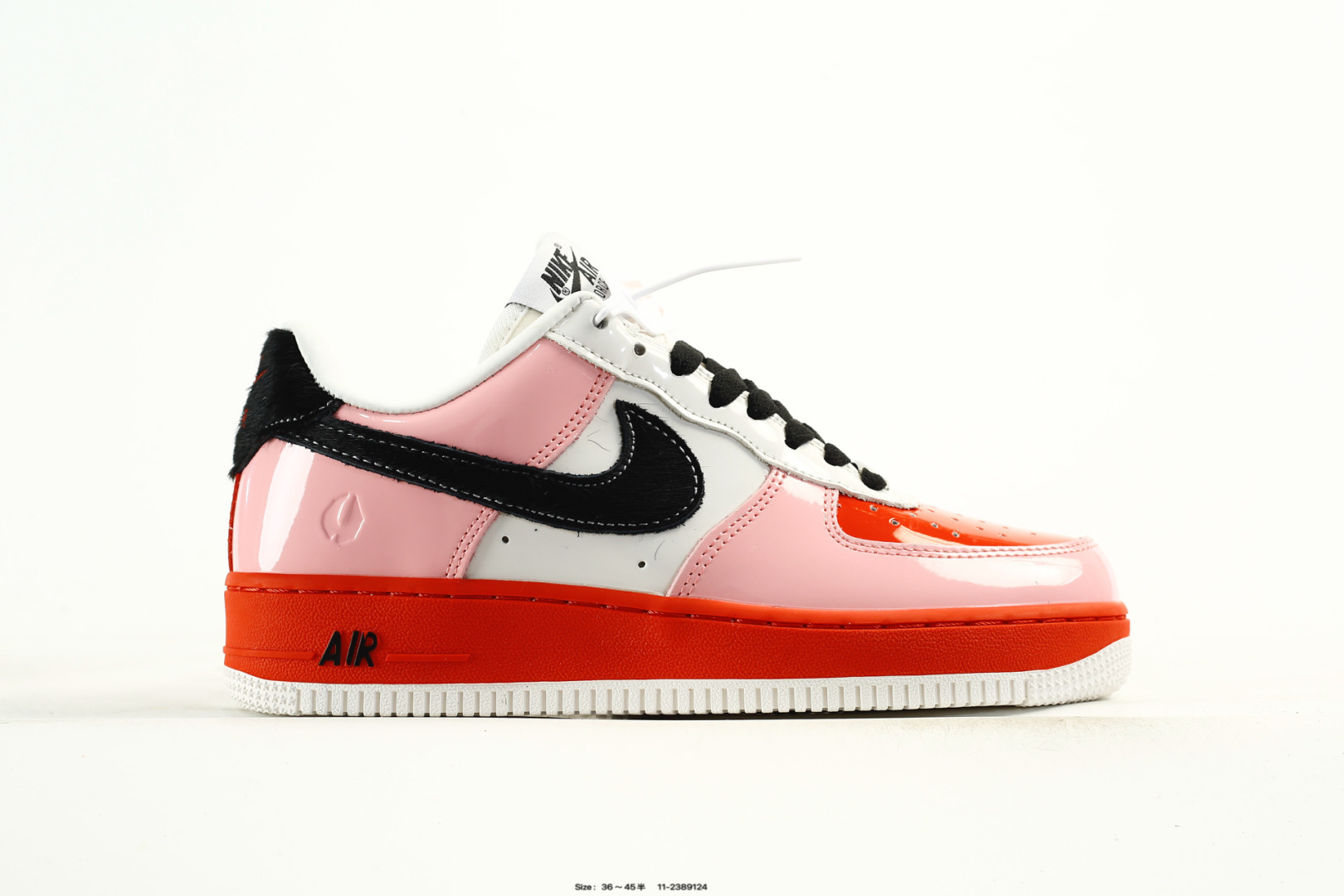 💰120
真标✅耐克Nike Air Force 1’07空军一号低帮百搭休闲运动板鞋。柔软、弹性十足的缓震性能和出色的中底设计,横跨复古与现代的外型结合,造就出风靡全球三十多年的Force 1。
货号:CW2288-001
D
尺码:36 36.5 37.5 38 38.5 39 40 40.5 41 42 42.5 43 44 45
编码:11-2389124