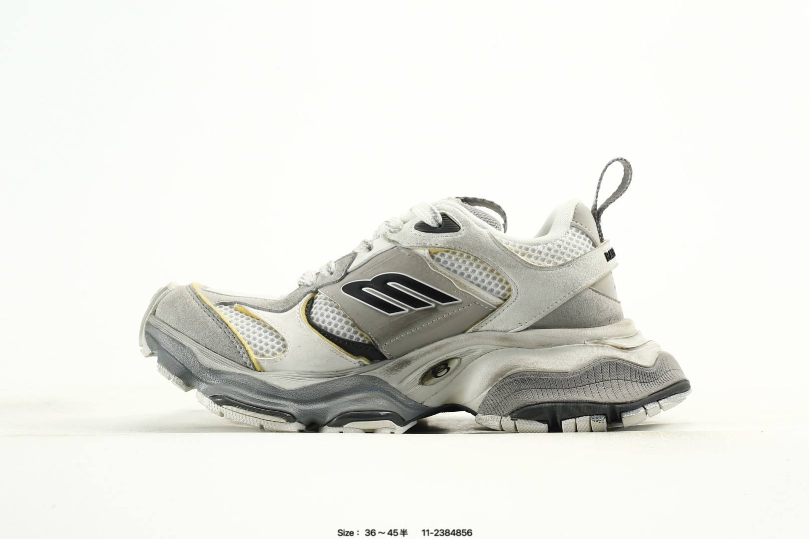 🈴💰280
Balenciaga CARGO Sneaker
巴黎世家十一代圆头系带
舒适百搭低帮生活休闲鞋老爹鞋
全套原纸板楦头开发 最原汁原味的灵魂版型
全鞋荧光划线卡点 胶水把控整洁度追求极致完美 每一双都是工艺品 多重QC质检
超越公司货的品控标准 实实在在的免检产品
原盒原配 正确字体电绣
粗细、位置、大小正确 侧边TPU 透气孔匹配意产原版
正确分离大底 TPU软底 原版一致大底LOGO
立体感十足 原厂皮料水洗做旧
采购原厂网纱 这款超细纤维和网布工装运动鞋
做旧的厚网布鞋面 还有一种经典 Track 鞋款融合 New Balance 9060 中底之即视感 标志性 Sporty B Logo 置于鞋面中间 再加上明显提高的中底厚度 你也不用害怕与3XL难以分辨
货号:784339 W2MV1 1170
码数:如图
编码:11-2384856