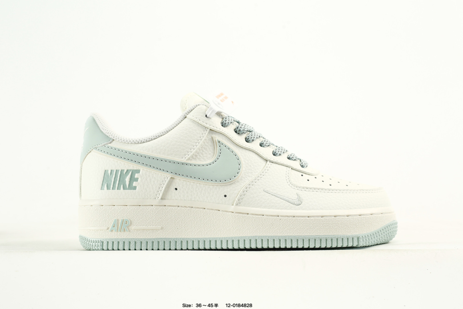 💰170 公司级✅耐克Nike AIR FORCE 1‘07 LV8空军一号低帮百搭休闲运动板鞋。柔软、弹性十足的缓震性能和出色的中底设计，横跨复古与现代的外型结合，造就出风靡全球三十多年的Force 1。 货号:GL6835-011 尺码:36 36.5 37.5 38 38.5 39 40 40.5 41 42 42.5 43 44 45 编码：12-0184828