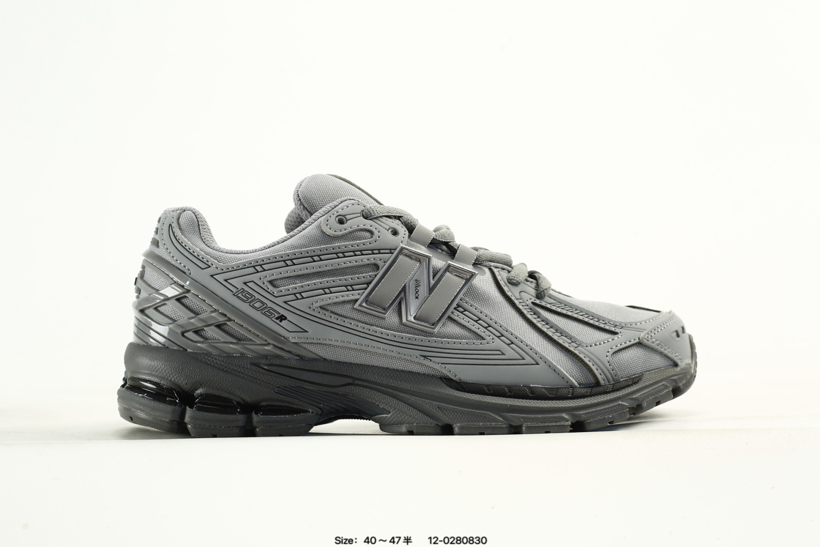 💰150
公司级✅New Balance M1906系列 新百伦 复古单品宝藏老爹鞋款
复古元素叠加 质感超级棒 原楦版型材料细节做工精细 作为NB最经典的档案鞋型之一
官方货号:U1906ROB
尺码:40 40.5 41.5 42 42.5 43 44 45 46 47
编码:12-0280830