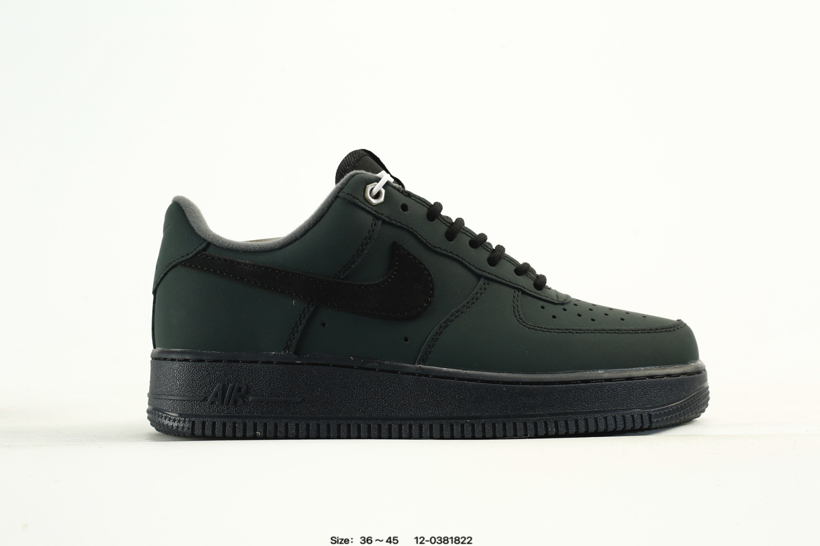 💰140 
Nike Air Force 1 Low 墨绿黑 空军一号低帮运动休闲板鞋 原楦头原纸板 打造纯正空军版型 专注外贸渠道 全掌内置蜂窝气垫 原盒配件 原厂中底钢印、拉帮完美   
货号：CJ9179-001
尺码：如图
编码:12-0381822