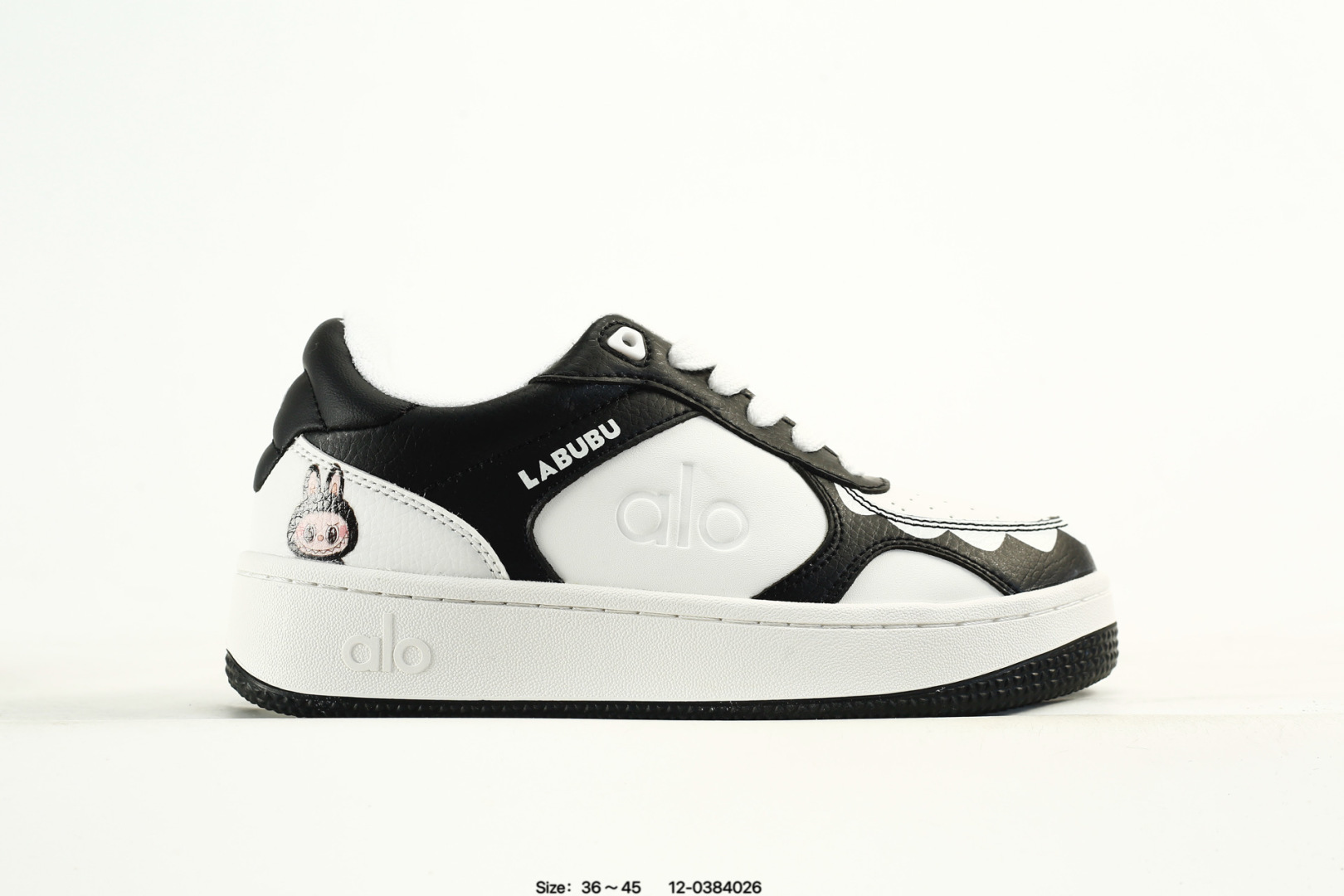 Alo Yoga Recovery Mode 人气单品 舒适简约防滑耐磨低帮休闲板鞋 Alo Yoga于2007年创立于洛杉矶 意在传播有意识的运动,同时激发人们的健康意识与创造力 品牌的核心理念在于制作能够带来完美体验的瑜伽服饰与功能性单品 让有意识的运动融入并改变生活 尺码:见图 编码:12-0384026