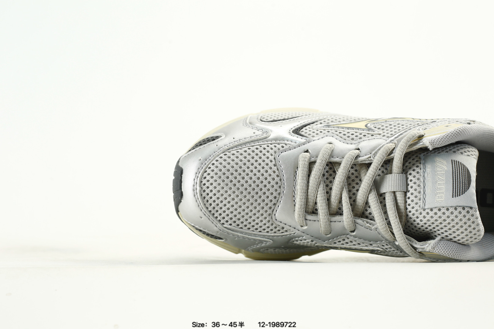 💰160
真标半码MIZUNO SPEED 2K 美津浓男女城市机能山系运动休闲鞋脏脏鞋
货号:D1GH222911
尺码:36 36.5 37.5 38 38.5 39 40 40.5 41 42 42.5 43 44 45
编码：12-1989722