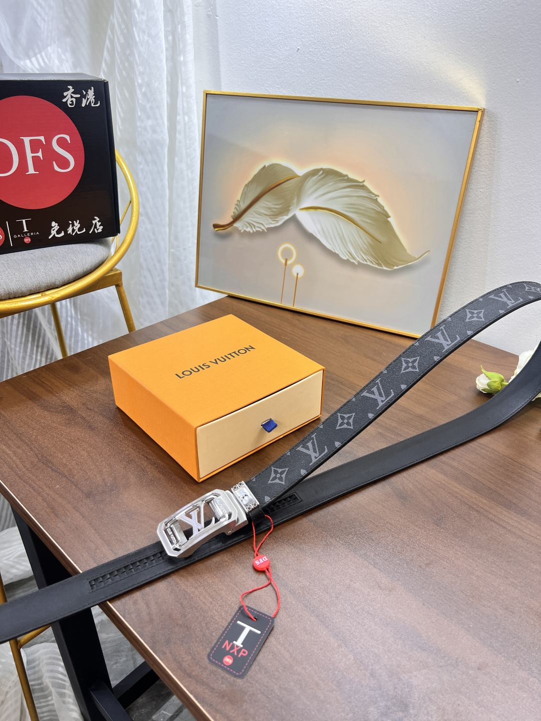 路易威登自动扣皮带 定制牛皮 pvc面料定制老花配达 皮低小细纹牛皮 3.5cm-Chinese UA Cheap High Quatity Brand Clothes Bags handbags Sneakers wholesale wholesaler seller from China Factory suppliers Fashion Clothing Shoes best Quality Beautiful Price 路易威登自动扣皮带 定制牛皮 pvc面料定制老花配达 皮低小细纹牛皮 3.5cm