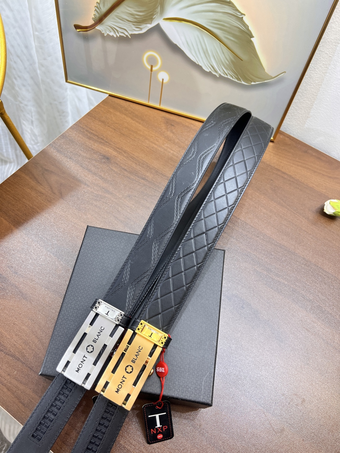 精钢五金 自动 扣系列。高离子电镀不褪色万宝龙 进口原厂压花纹纹原厂皮 法国进口皮低 皮带顶级免税代购级别