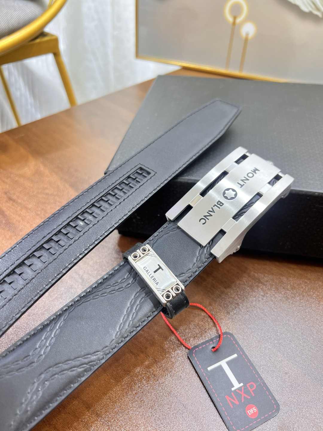 精钢五金 自动 扣系列。高离子电镀不褪色万宝龙 进口原厂压花纹纹原厂皮 法国进口皮低 皮带顶级免税代购级别