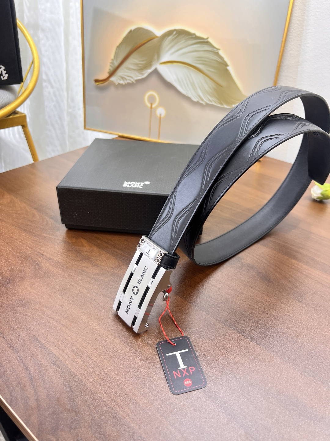 精钢五金 自动 扣系列。高离子电镀不褪色万宝龙 进口原厂压花纹纹原厂皮 法国进口皮低 皮带顶级免税代购级别