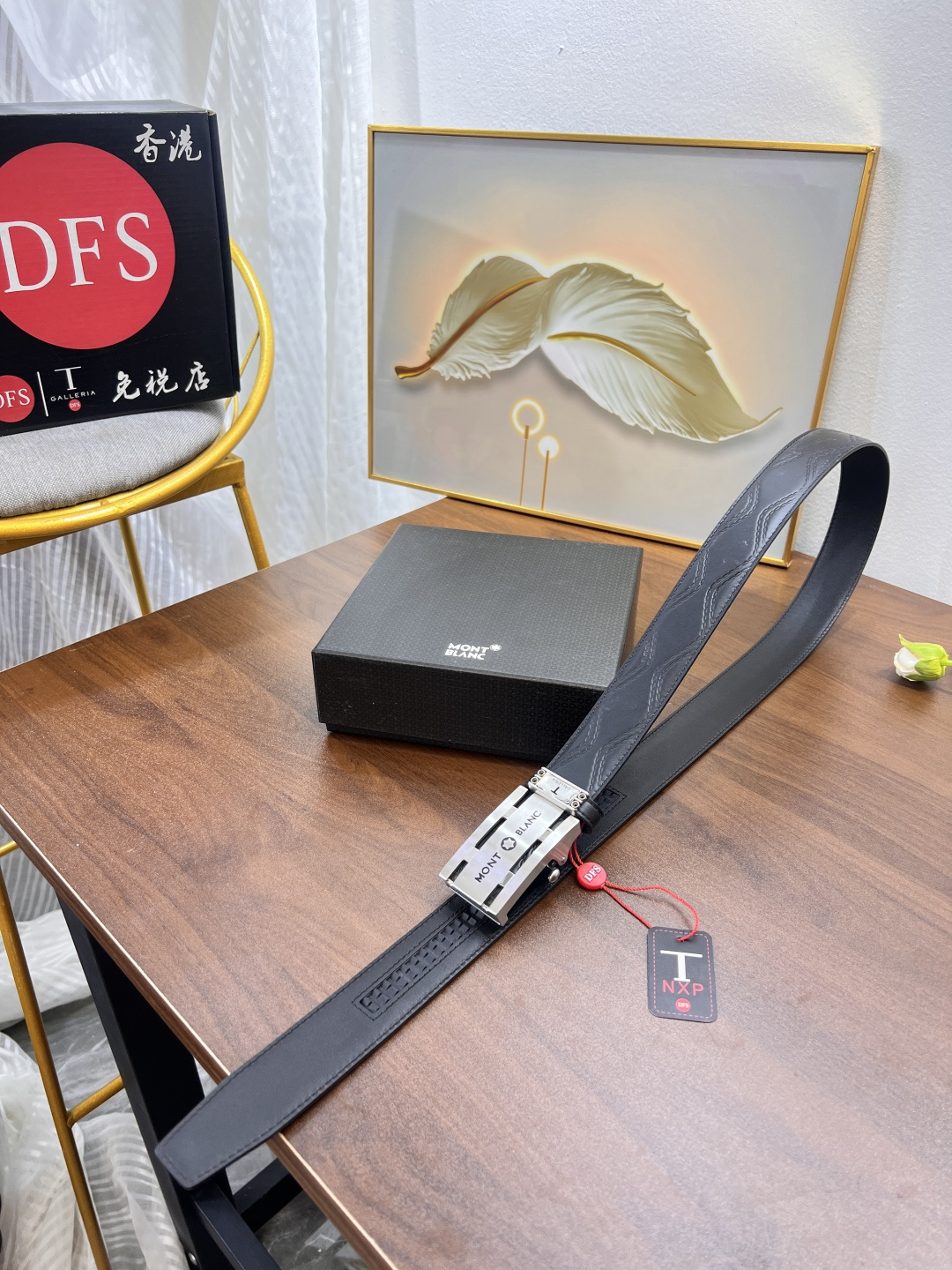 精钢五金 自动 扣系列。高离子电镀不褪色万宝龙 进口原厂压花纹纹原厂皮 法国进口皮低 皮带顶级免税代购级别