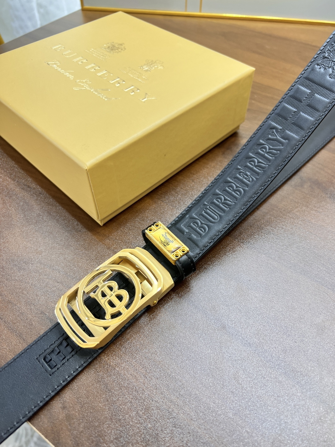 巴宝莉自动扣皮带logo形纹头层牛皮 顶级品质商务正装 自动滑轨手感柔软
