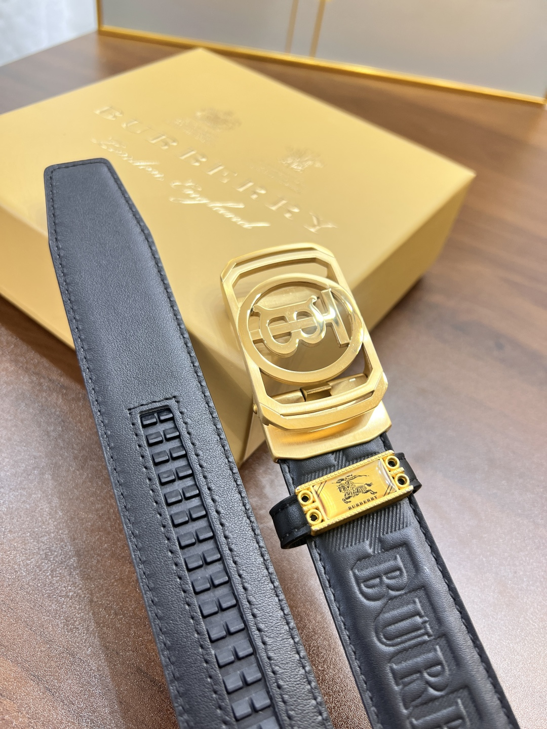 巴宝莉自动扣皮带logo形纹头层牛皮 顶级品质商务正装 自动滑轨手感柔软