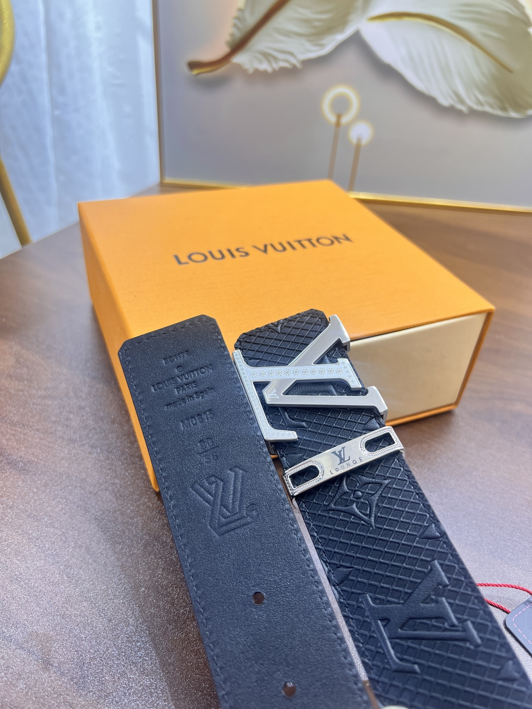 字母抛光精钢五金 内穿扣头.皮带腰带LV路易威登 法国进口进口压花纹牛皮平纹头层-Chinese UA Cheap High Quatity Brand Clothes Bags handbags Sneakers wholesale wholesaler seller from China Factory suppliers Fashion Clothing Shoes best Quality Beautiful Price 字母抛光精钢五金 内穿扣头.皮带腰带LV路易威登 法国进口进口压花纹牛皮平纹头层