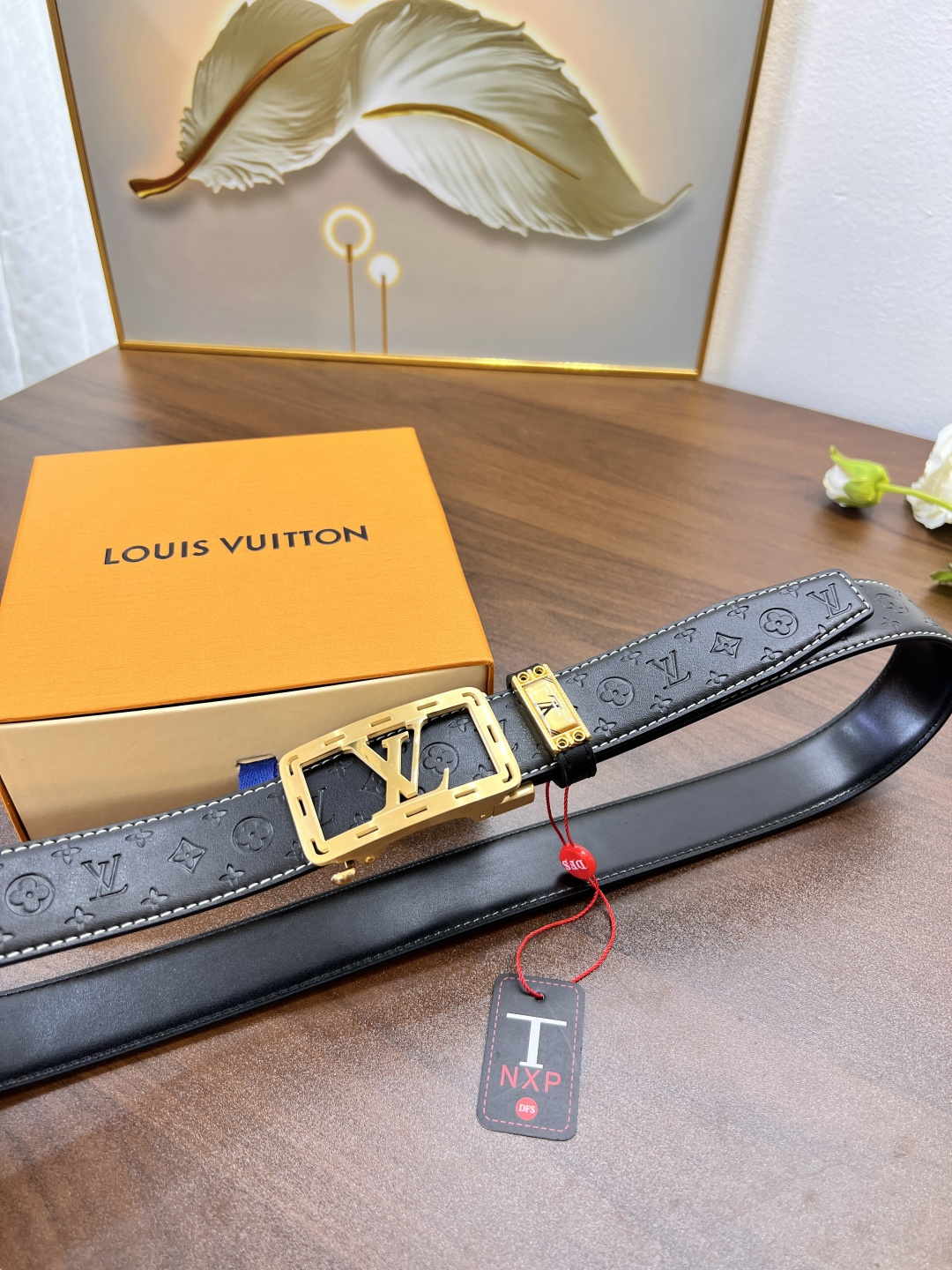 路易威登自动扣皮带 定制牛皮 压花头层进口皮配达顶级 Lv自动精钢内穿五金 宽度3.5cm-Chinese UA Cheap High Quatity Brand Clothes Bags handbags Sneakers wholesale wholesaler seller from China Factory suppliers Fashion Clothing Shoes best Quality Beautiful Price 路易威登自动扣皮带 定制牛皮 压花头层进口皮配达顶级 Lv自动精钢内穿五金 宽度3.5cm