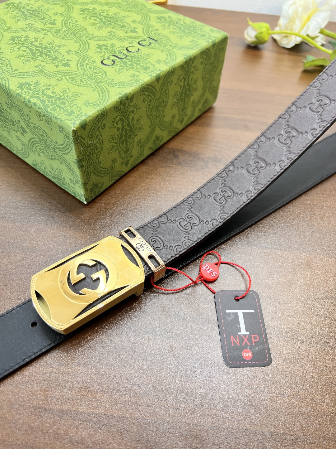 古奇gucci 意大利进口G大花工艺. 咖啡色平纹低 正版头皮低 顶级做工.秋冬正装男士甄选腰带