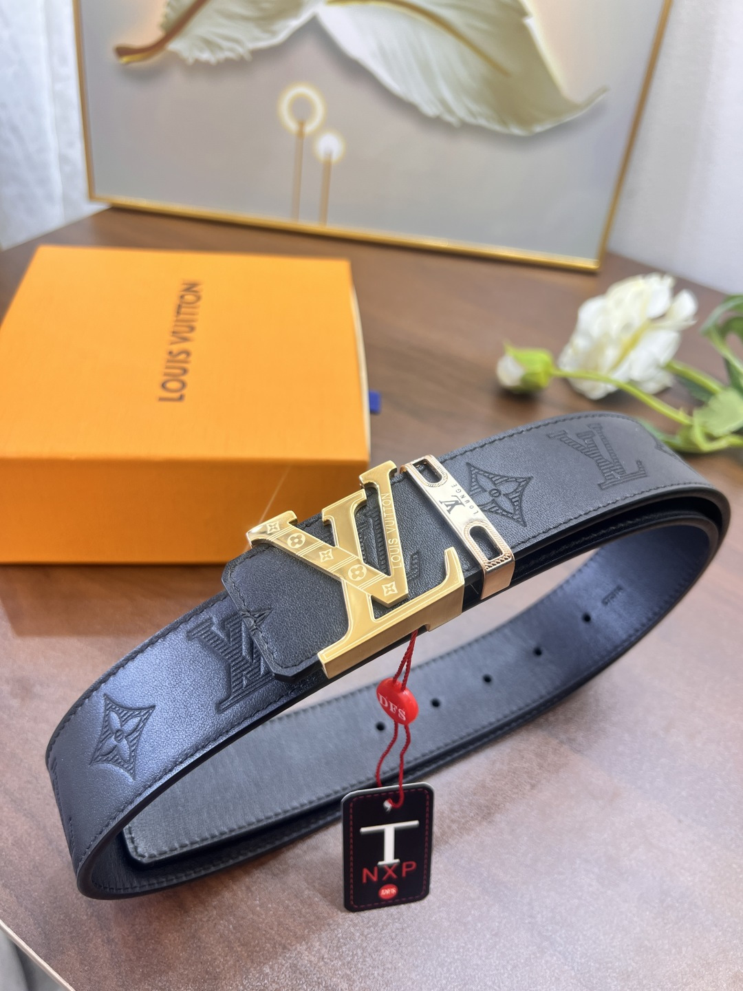 顶级皮带 原厂顶级香港免税T礼盒路易威登Lv皮带 法国新款字母压花头层牛皮