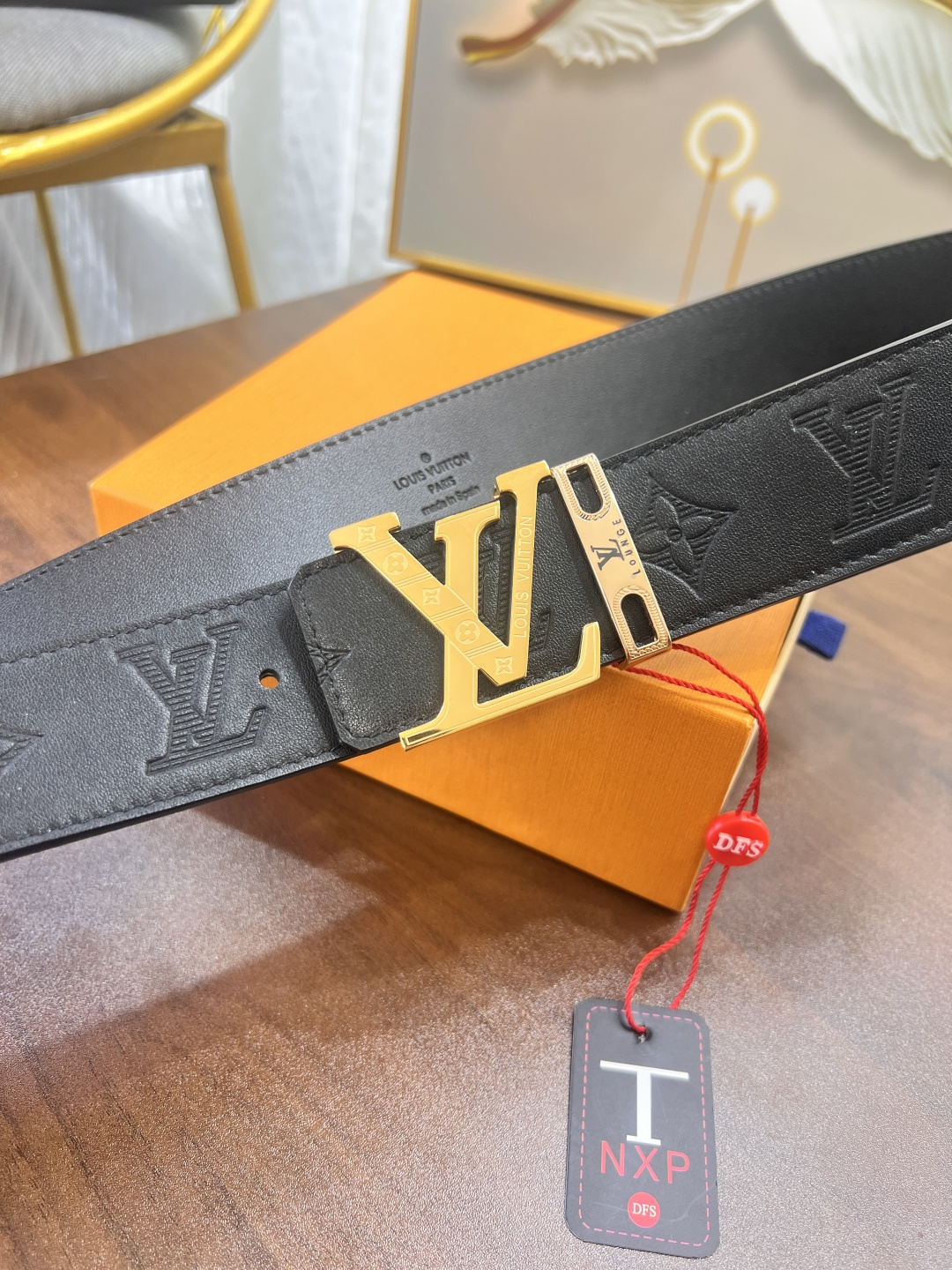 顶级皮带 原厂顶级香港免税T礼盒路易威登Lv皮带 法国新款字母压花头层牛皮