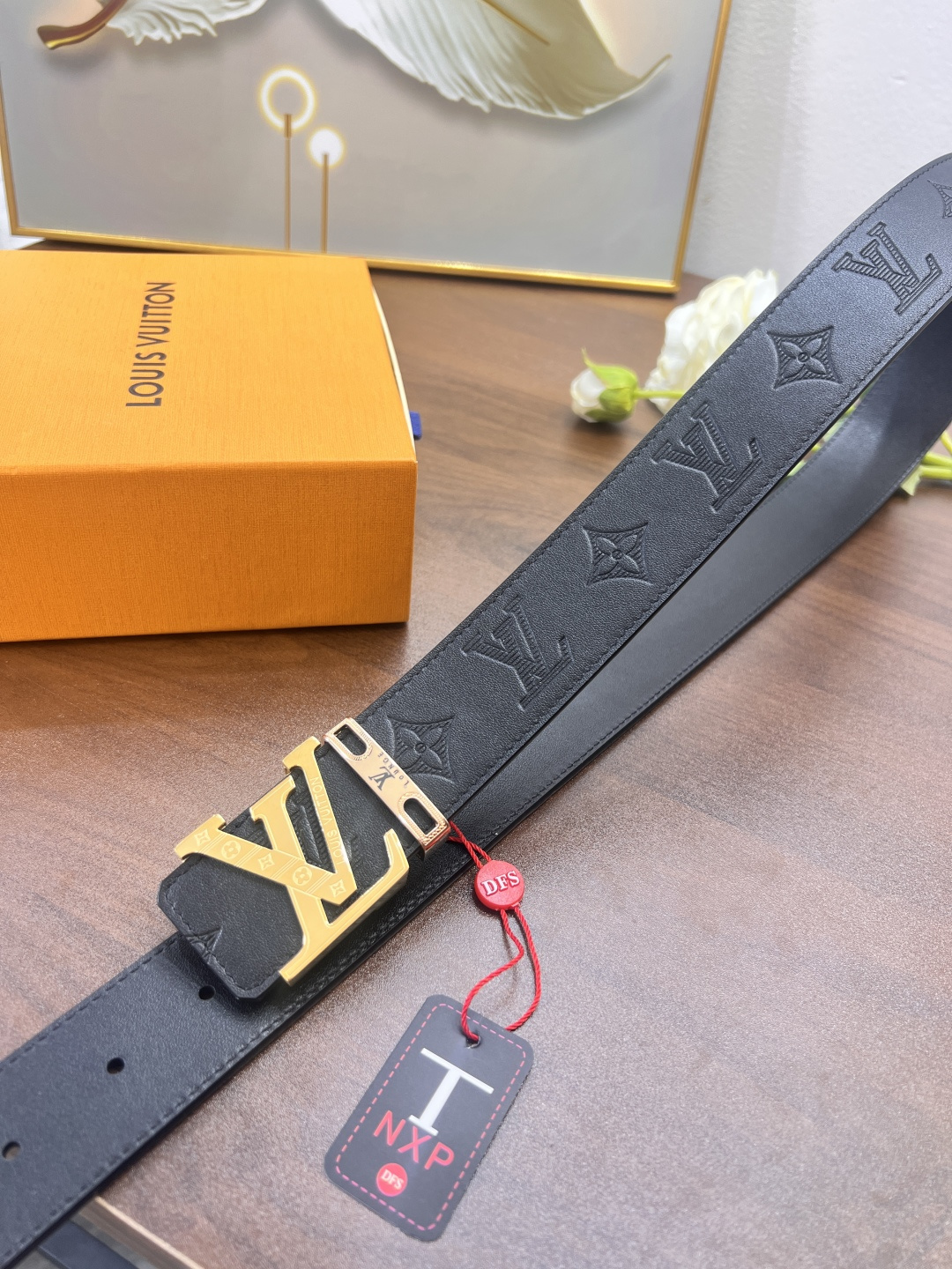 顶级皮带 原厂顶级香港免税T礼盒路易威登Lv皮带 法国新款字母压花头层牛皮