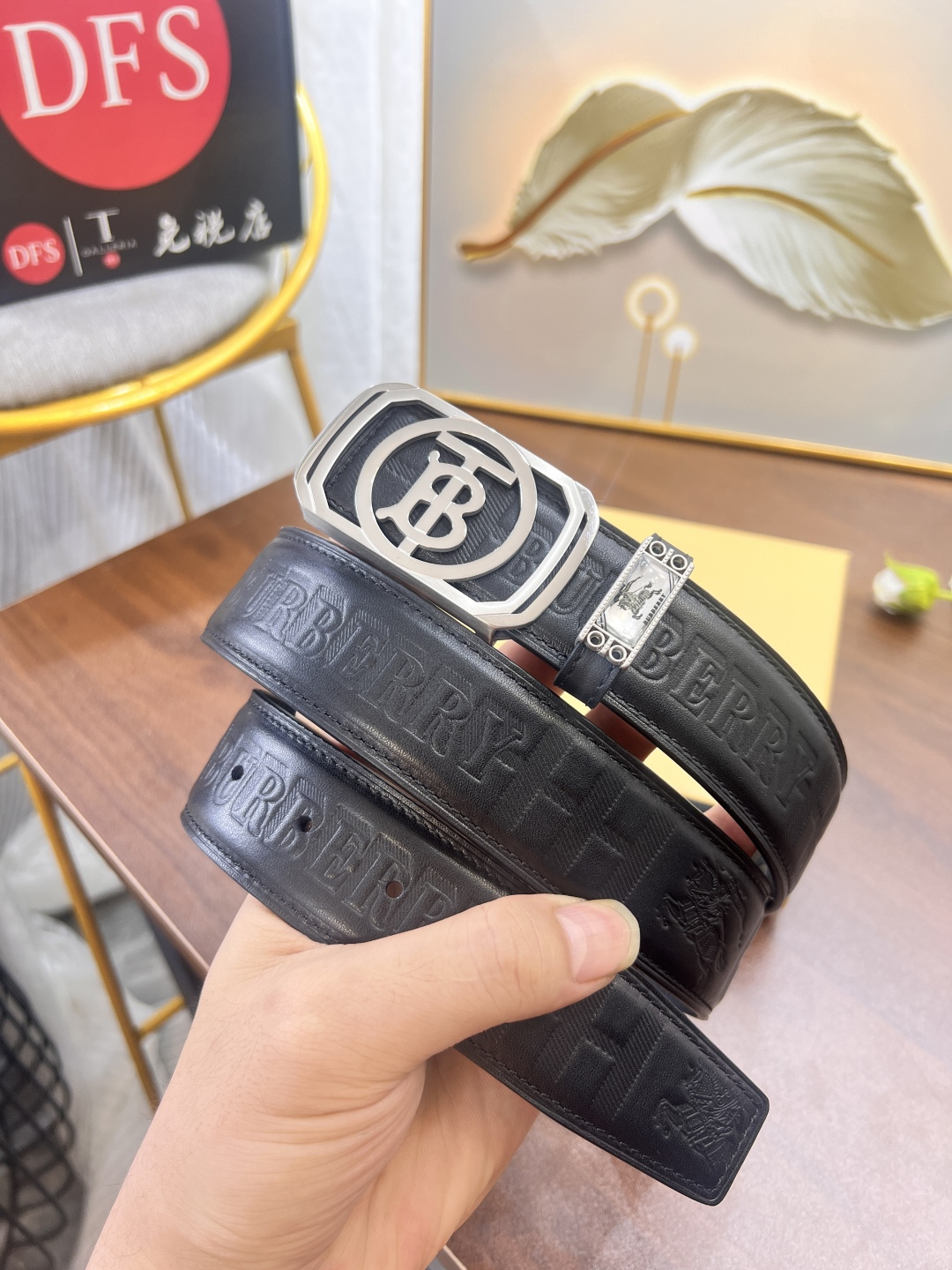 巴宝莉男士皮带 ZP开模制作 B内穿精钢五金 商务皮带 进口B字压花头层牛皮 宽度3.8 cm