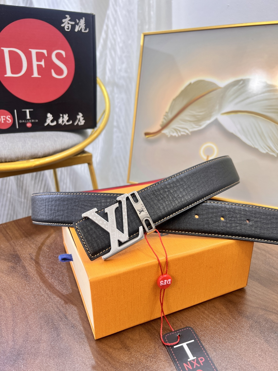到货 实物拍摄 LV 男士皮带 2字母内穿扣 进口大象纹蜥蜴头层牛皮 平纹头层牛皮低-Chinese UA Cheap High Quatity Brand Clothes Bags handbags Sneakers wholesale wholesaler seller from China Factory suppliers Fashion Clothing Shoes best Quality Beautiful Price 到货 实物拍摄 LV 男士皮带 2字母内穿扣 进口大象纹蜥蜴头层牛皮 平纹头层牛皮低