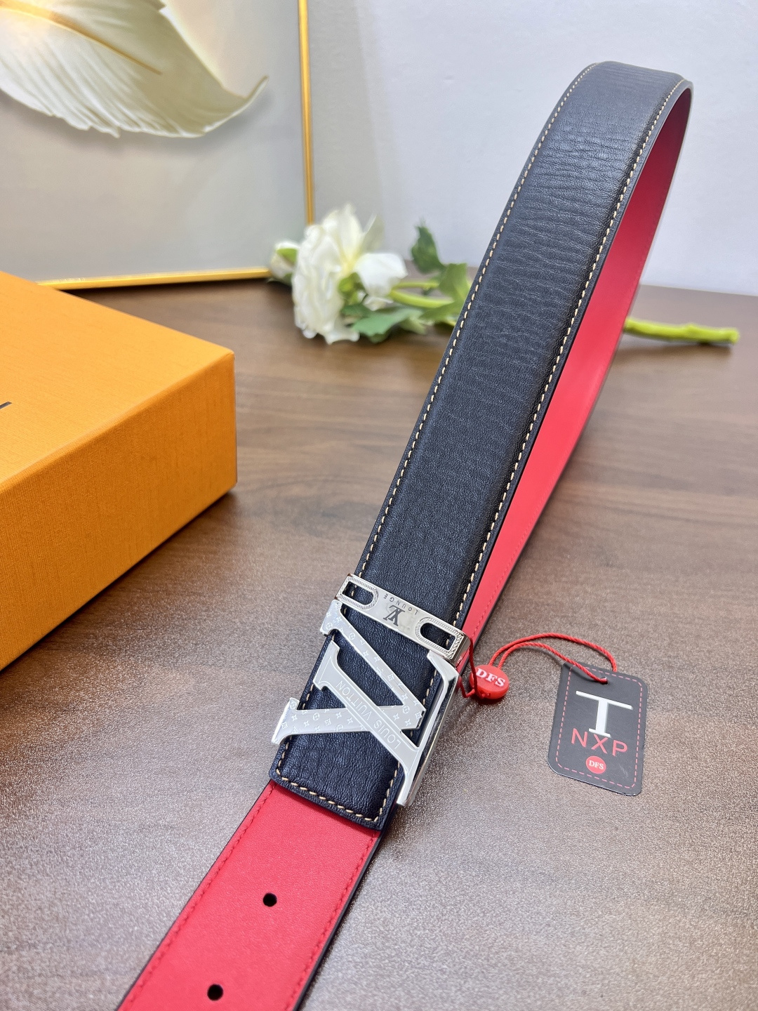 到货 实物拍摄 LV 男士皮带 2字母内穿扣 进口大象纹蜥蜴头层牛皮 平纹头层牛皮低-Chinese UA Cheap High Quatity Brand Clothes Bags handbags Sneakers wholesale wholesaler seller from China Factory suppliers Fashion Clothing Shoes best Quality Beautiful Price 到货 实物拍摄 LV 男士皮带 2字母内穿扣 进口大象纹蜥蜴头层牛皮 平纹头层牛皮低