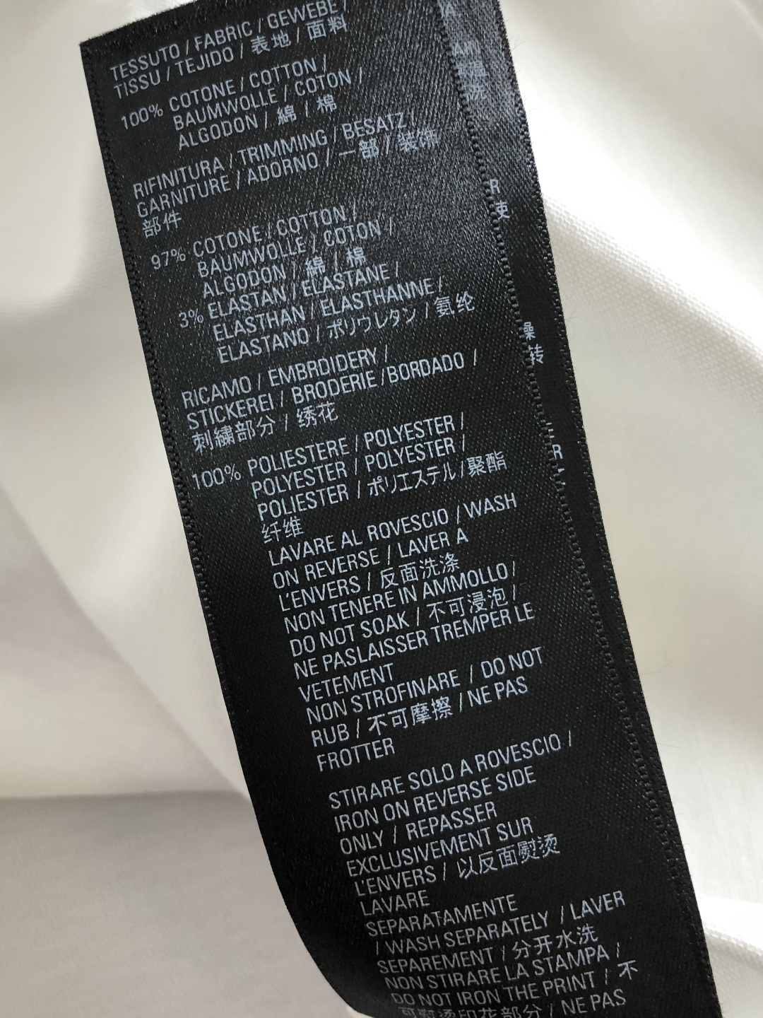 1V 2026SS早春新款重工刺绣工艺圆领T恤，定织定染纯棉300克重洗水面料，做工精细。男女同款宽松落