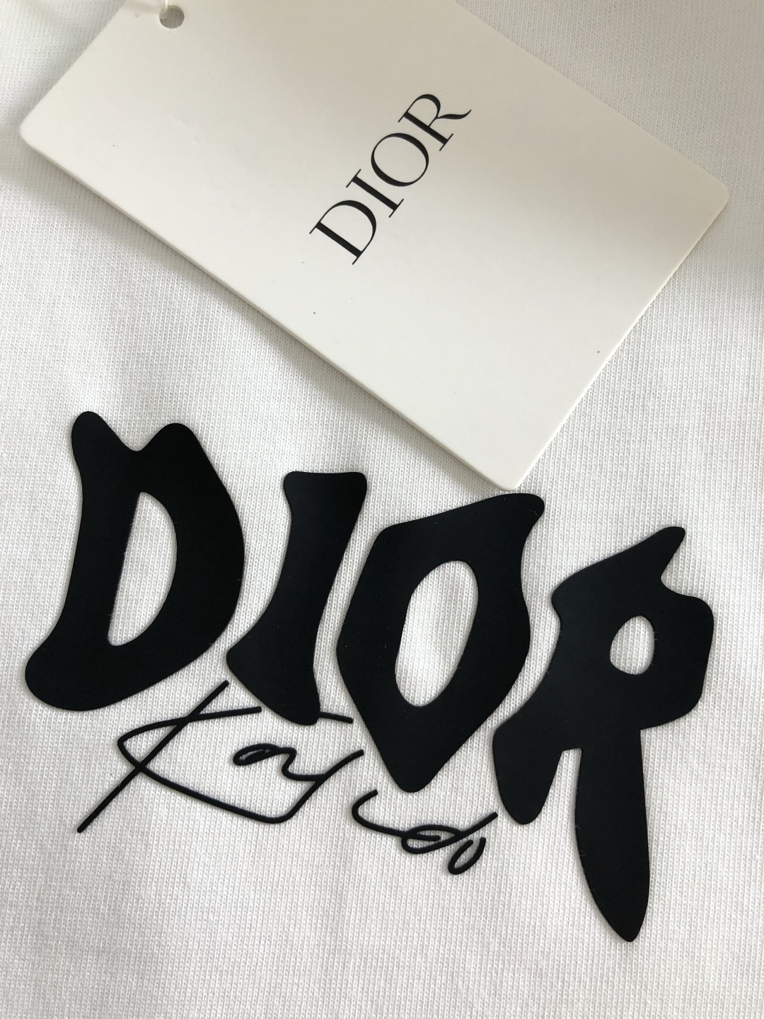 CD 2026SS早春新款重工刺绣工艺圆领T恤，定织定染纯棉300克重洗水面料，做工精细。男女同款宽松落