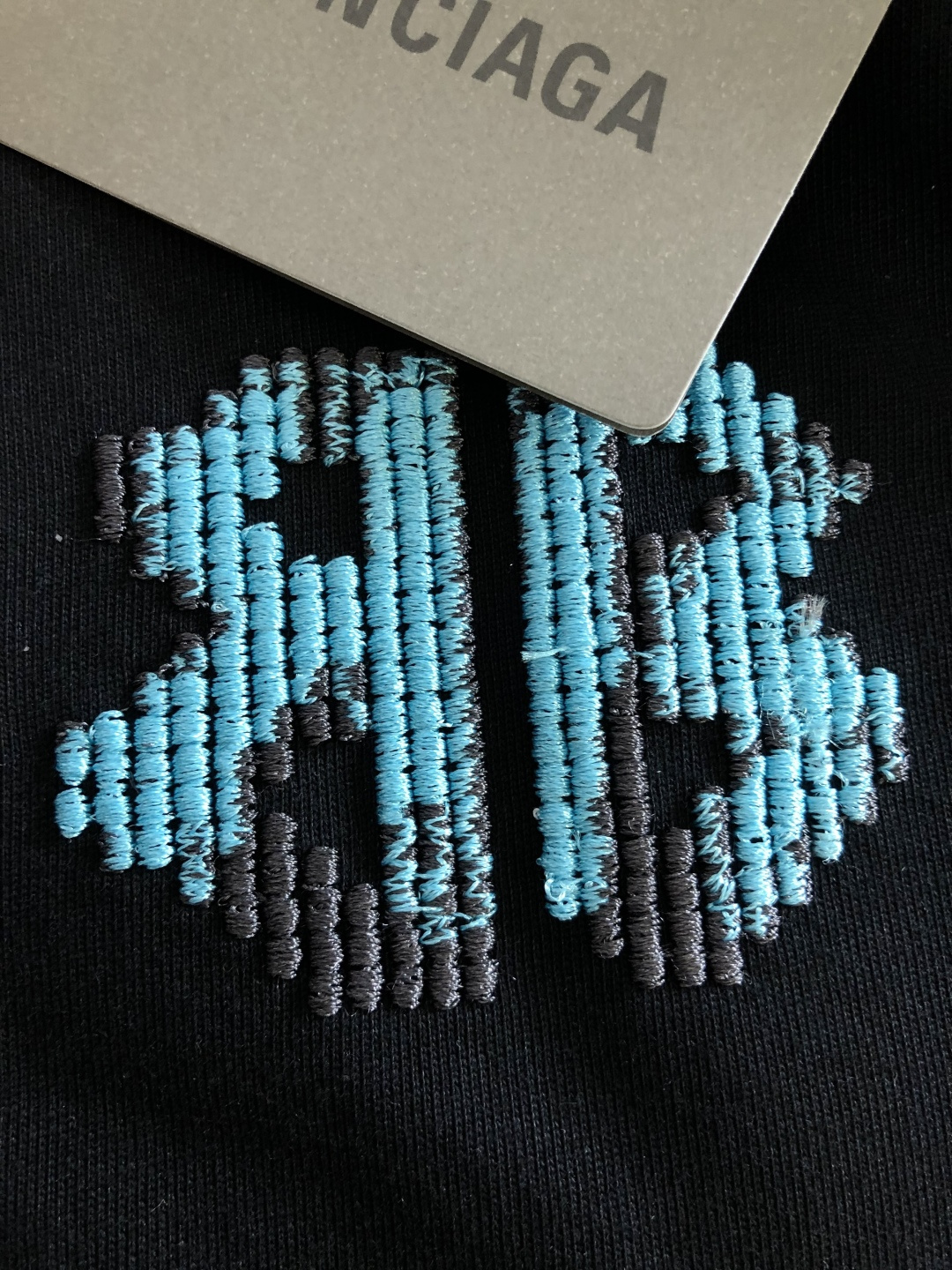 BAL 2026SS春夏最新款圆领时尚短袖T恤，官网同步，定织定染300克重纯棉面料！贴肤舒适，耐看又好