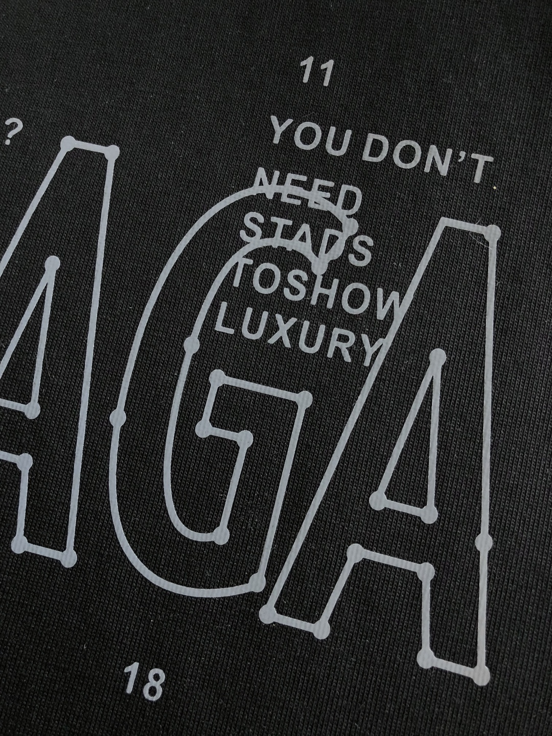 BAL 2026SS早春新款圆领T恤，定织定染纯棉300克重洗水面料，做工精细。男女同款宽松落肩版型，时