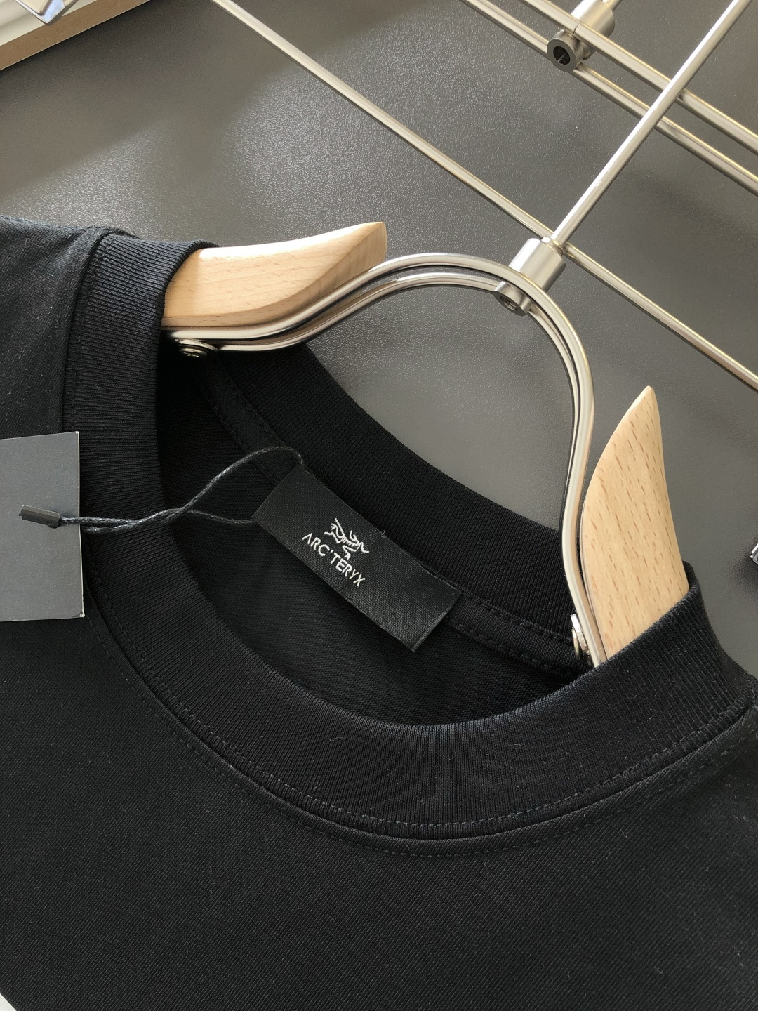 ARC 2026SS早春新款圆领T恤，定织定染纯棉300克重洗水面料，做工精细。男女同款宽松落肩版型，时