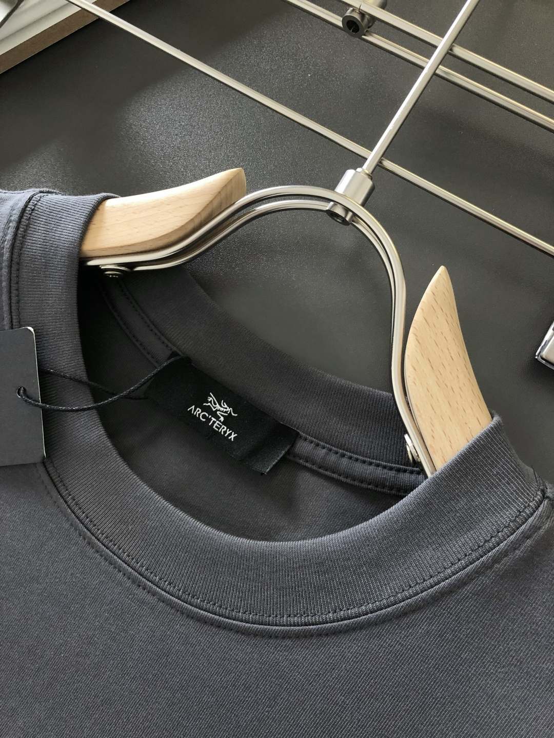 ARC 2026SS早春新款圆领T恤，定织定染纯棉300克重洗水面料，做工精细。男女同款宽松落肩版型，时