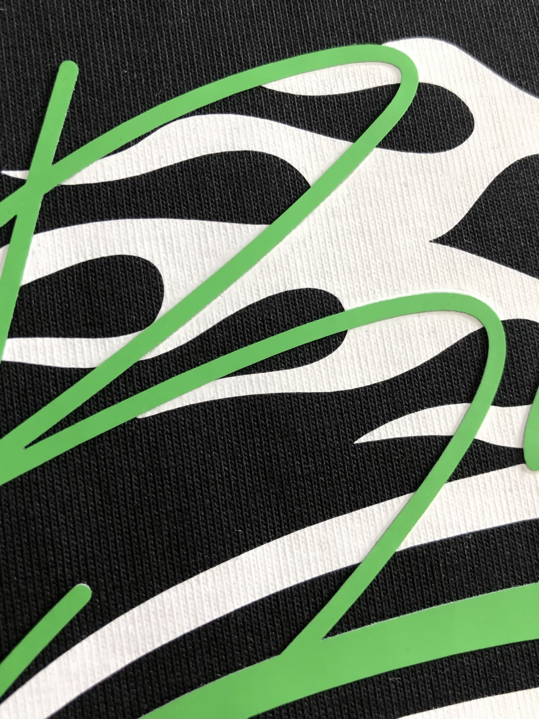 BAL 2026SS早春新款圆领T恤，定织定染纯棉300克重洗水面料，做工精细。男女同款宽松落肩版型，时