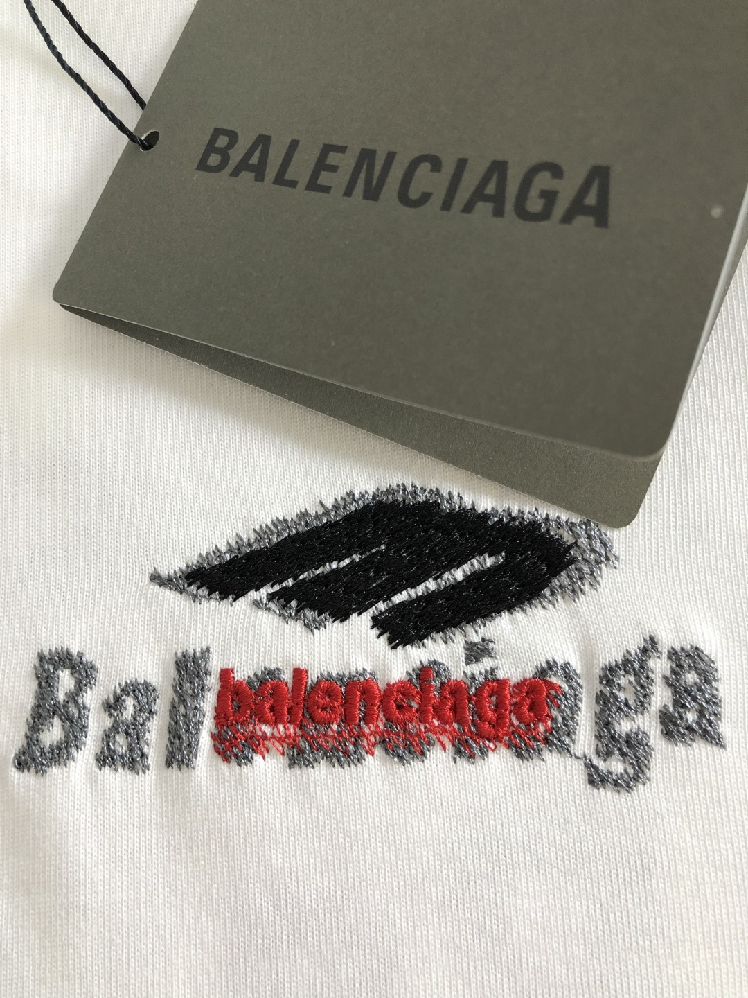 （高版本）BAL 2026SS春夏最新款圆领时尚短袖T恤，官网同步，定织定染300克重纯棉面料！贴肤舒适