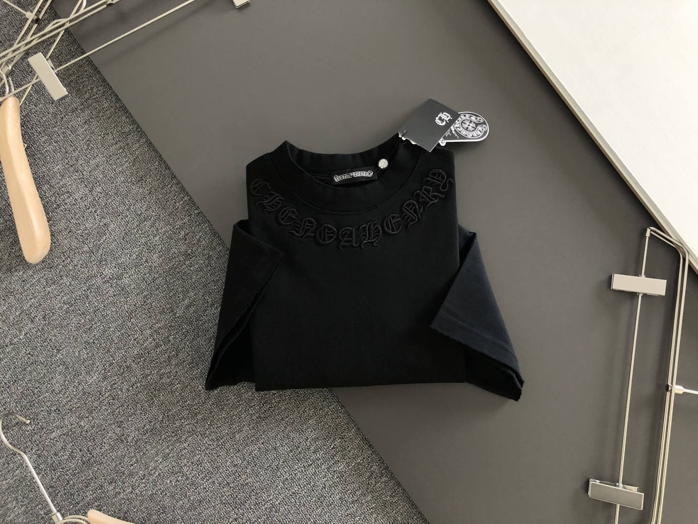 CH 2026SS春夏最新款圆领时尚短袖T恤，官网同步，定织定染300克重纯棉面料！贴肤舒适，耐看又好穿