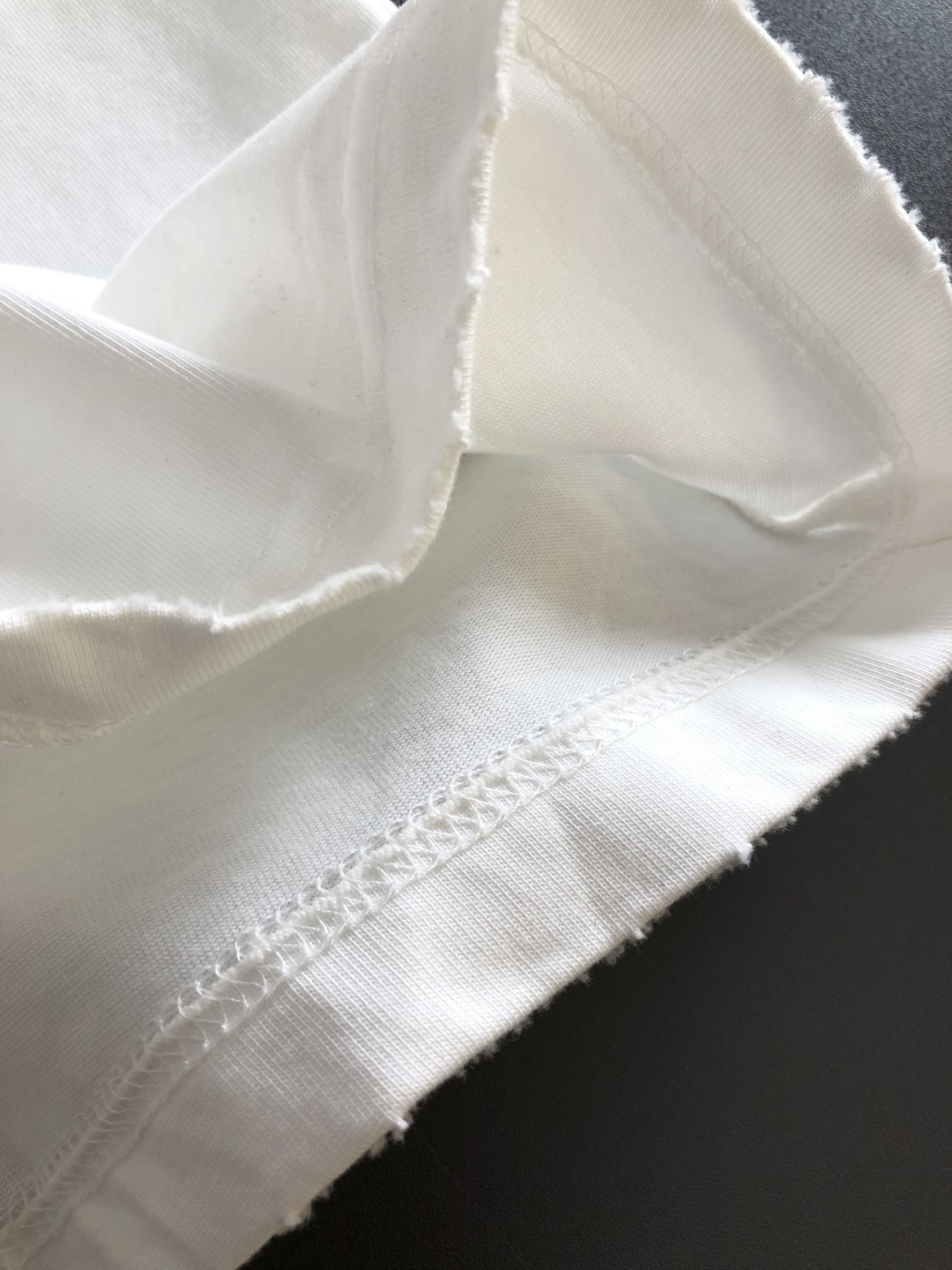 CH 2026SS春夏最新款圆领时尚短袖T恤，官网同步，定织定染300克重纯棉面料！贴肤舒适，耐看又好穿