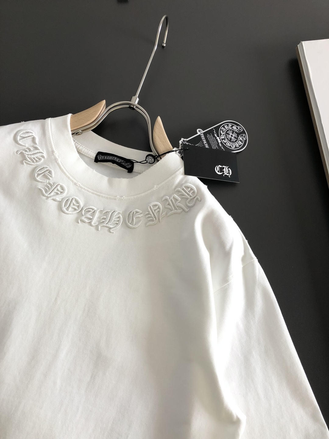 CH 2026SS春夏最新款圆领时尚短袖T恤，官网同步，定织定染300克重纯棉面料！贴肤舒适，耐看又好穿