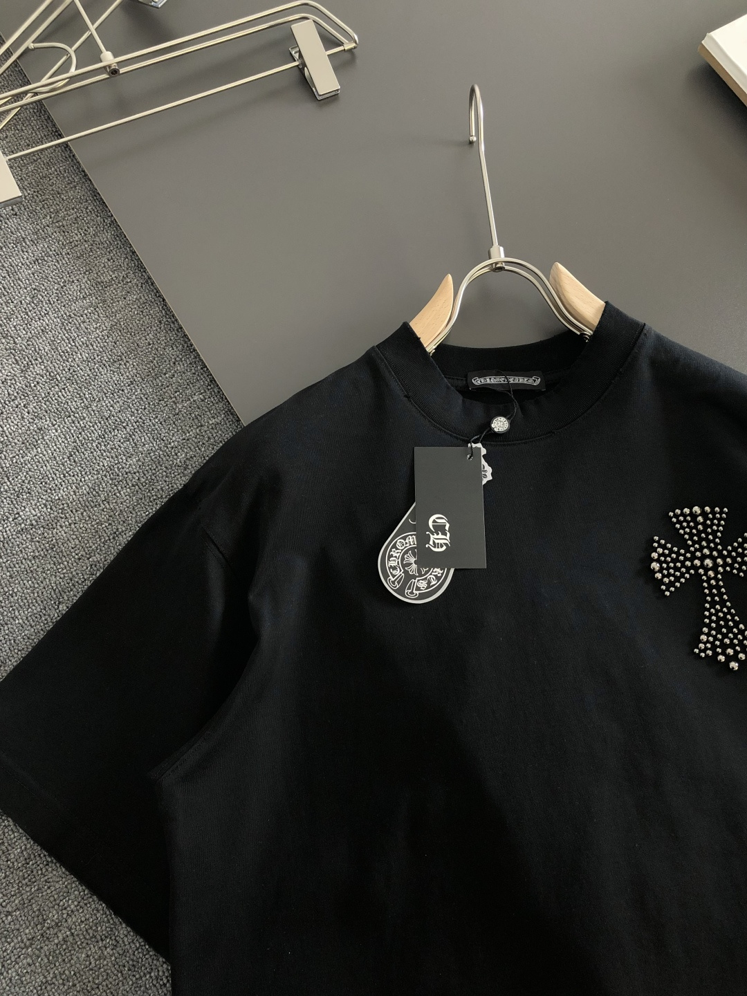 CH 2026SS春夏最新款圆领时尚短袖T恤，官网同步，定织定染300克重纯棉面料！贴肤舒适，耐看又好穿