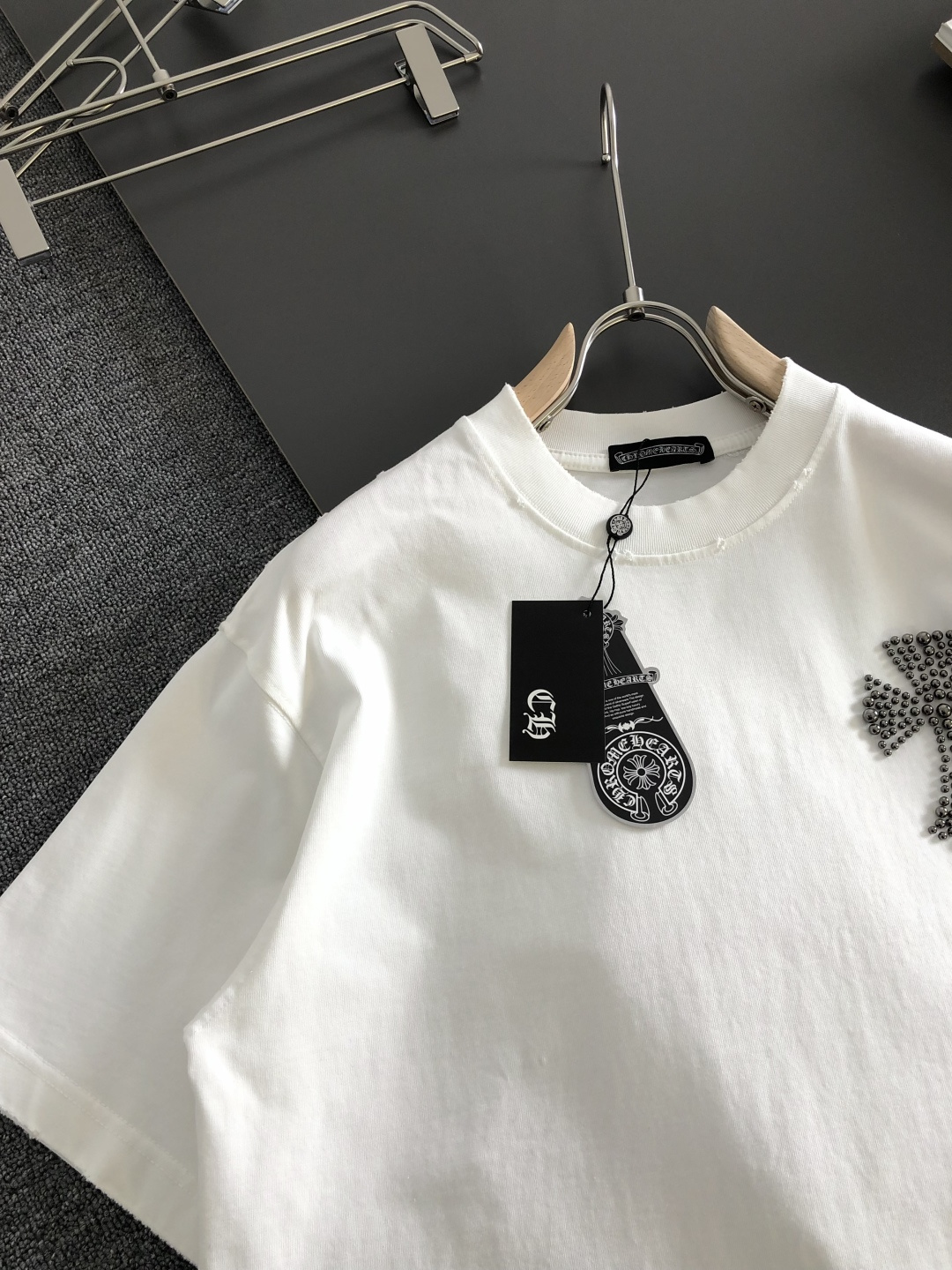 CH 2026SS春夏最新款圆领时尚短袖T恤，官网同步，定织定染300克重纯棉面料！贴肤舒适，耐看又好穿