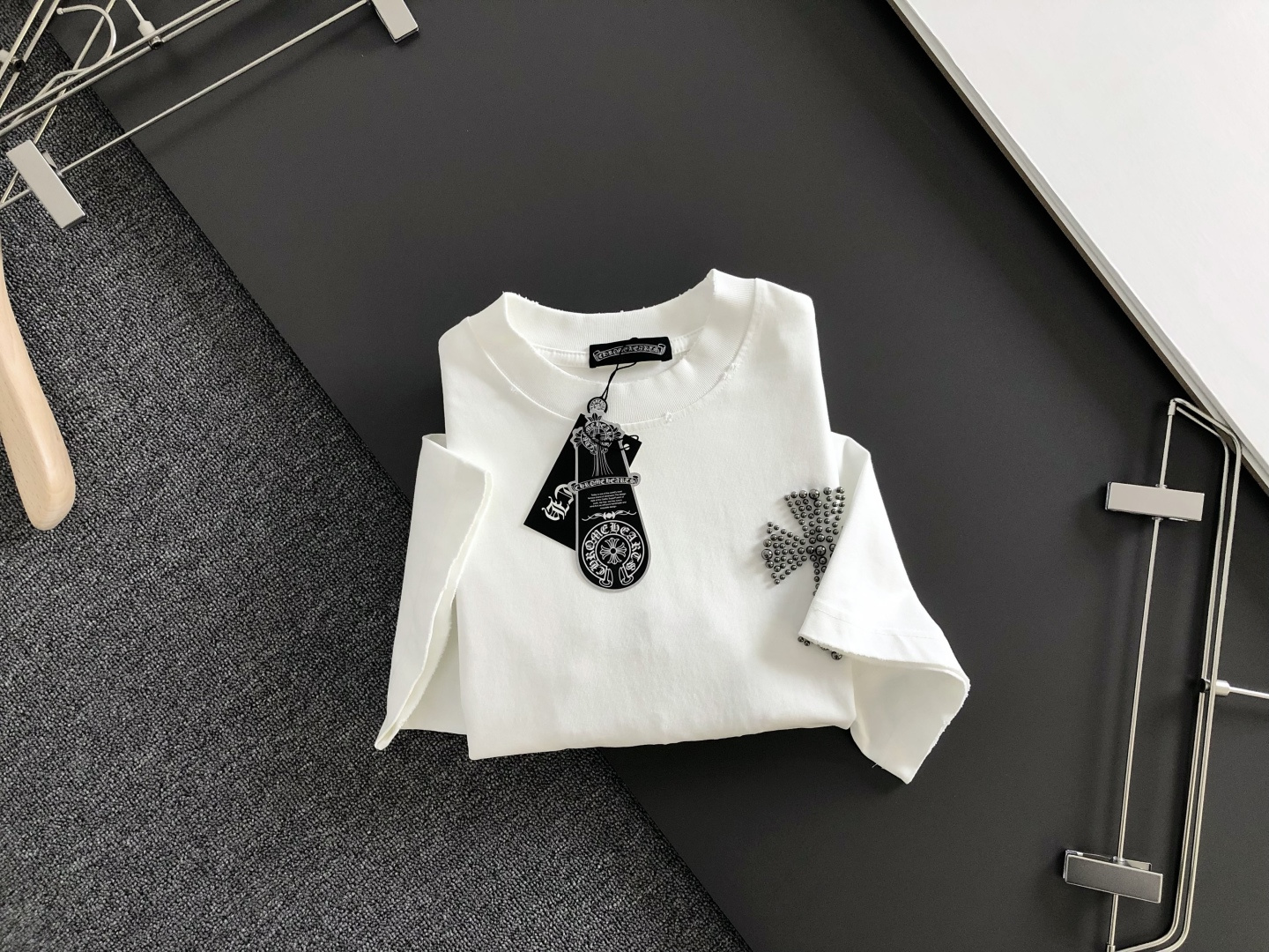 CH 2026SS春夏最新款圆领时尚短袖T恤，官网同步，定织定染300克重纯棉面料！贴肤舒适，耐看又好穿