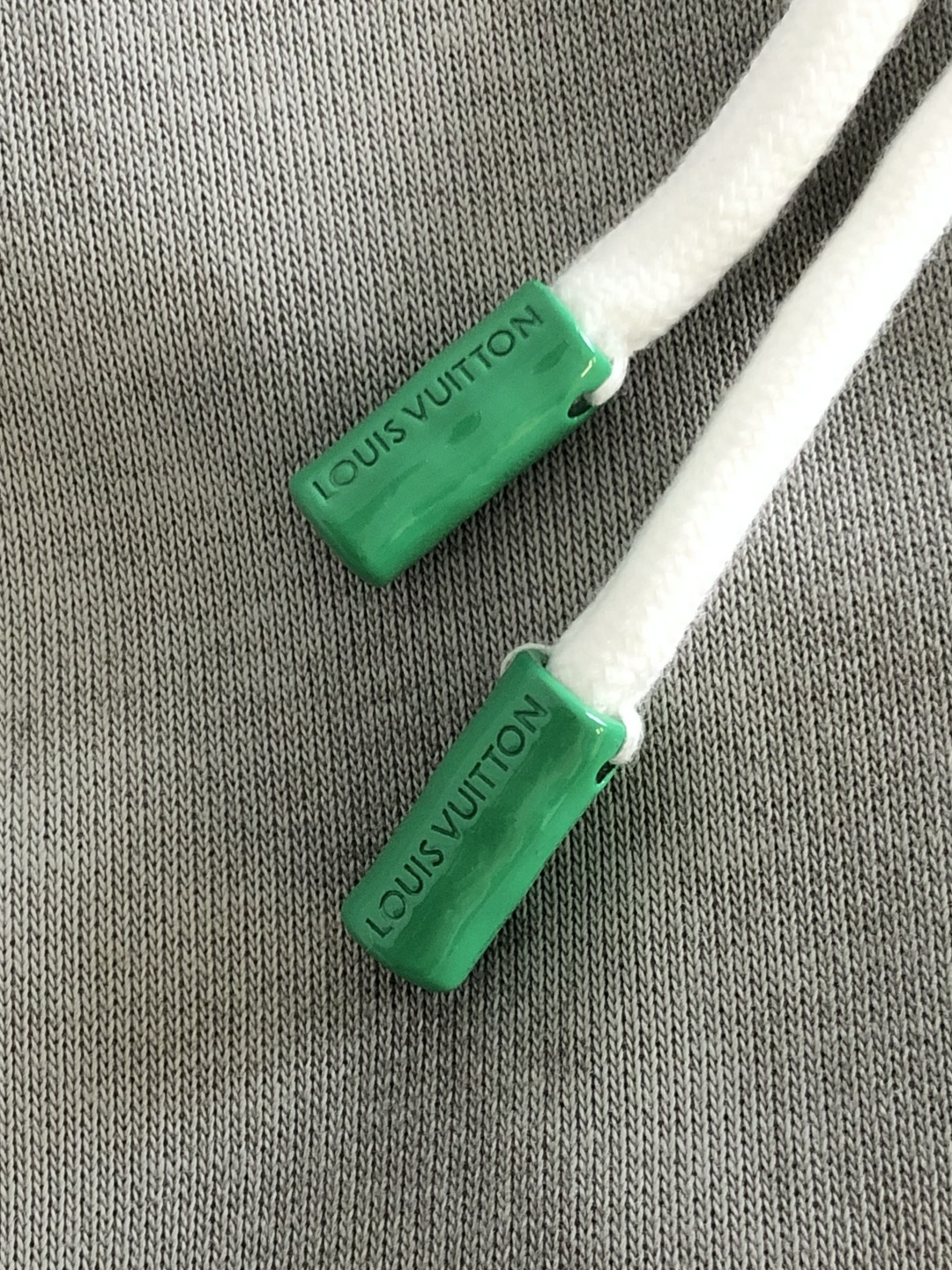 1V 2026春季新品休闲裤，经典款百看不厌，裤身工艺设计，进口客供辅料、面料定制，每个细节做到极致，原