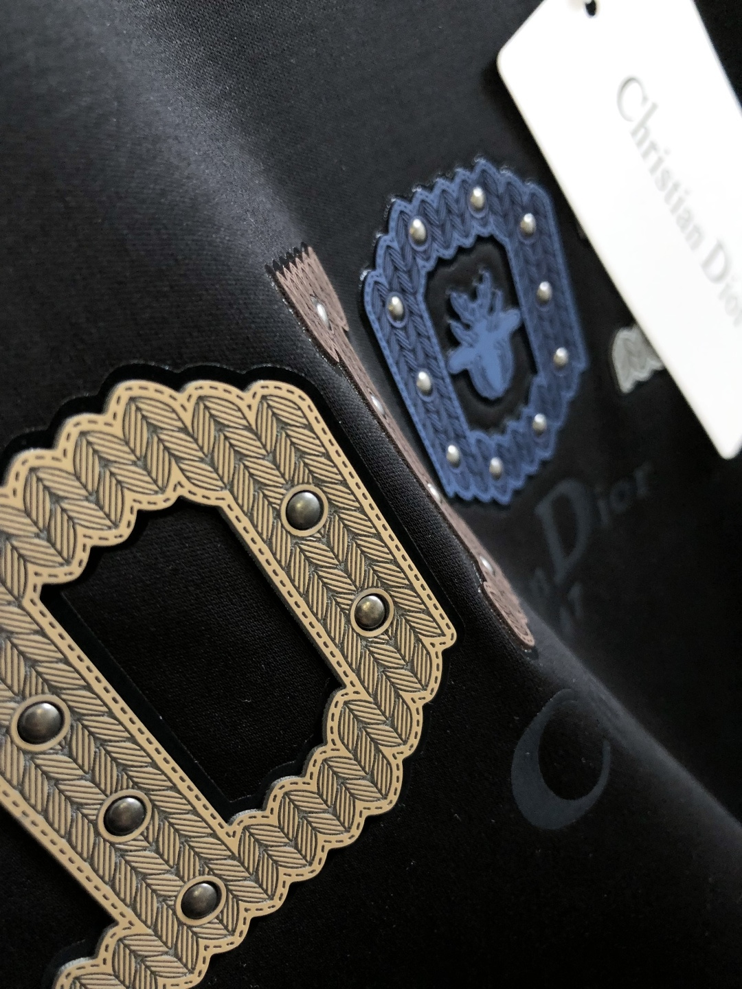 CD 2026春夏新款首发专柜最新款短袖圆领T恤 高端订制 设计前卫时尚！品牌logo重工艺设计 液氨丝