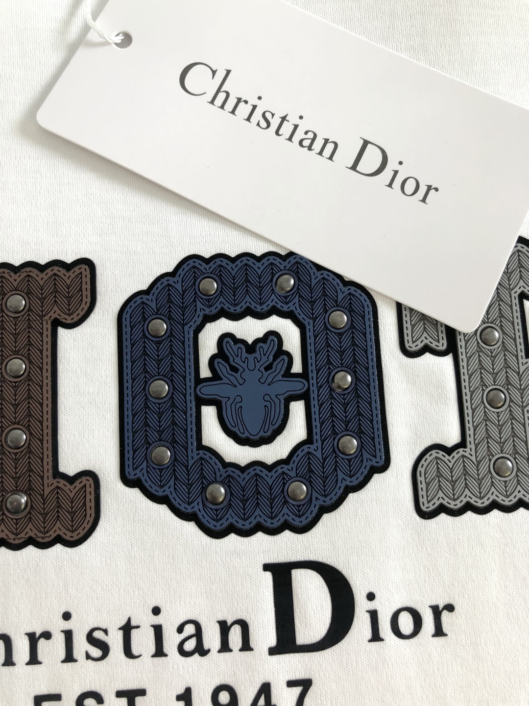 CD 2026春夏新款首发专柜最新款短袖圆领T恤 高端订制 设计前卫时尚！品牌logo重工艺设计 液氨丝