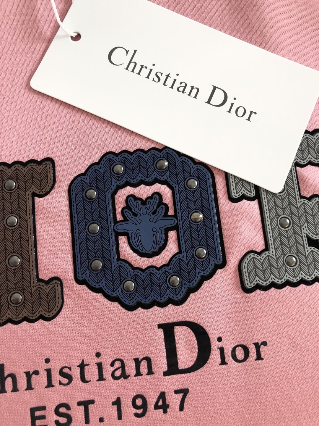 CD 2026春夏新款首发专柜最新款短袖圆领T恤 高端订制 设计前卫时尚！品牌logo重工艺设计 液氨丝