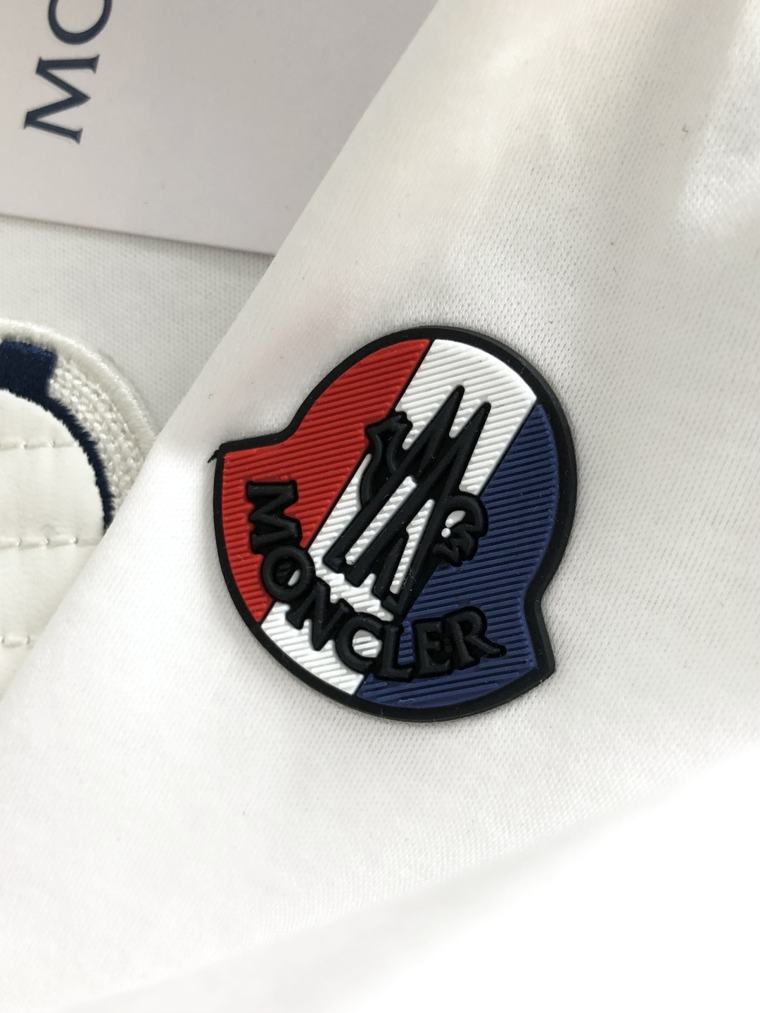 MON 2026春夏新款首发专柜最新款短袖圆领T恤 高端订制 设计前卫时尚！品牌logo重工艺设计 液氨