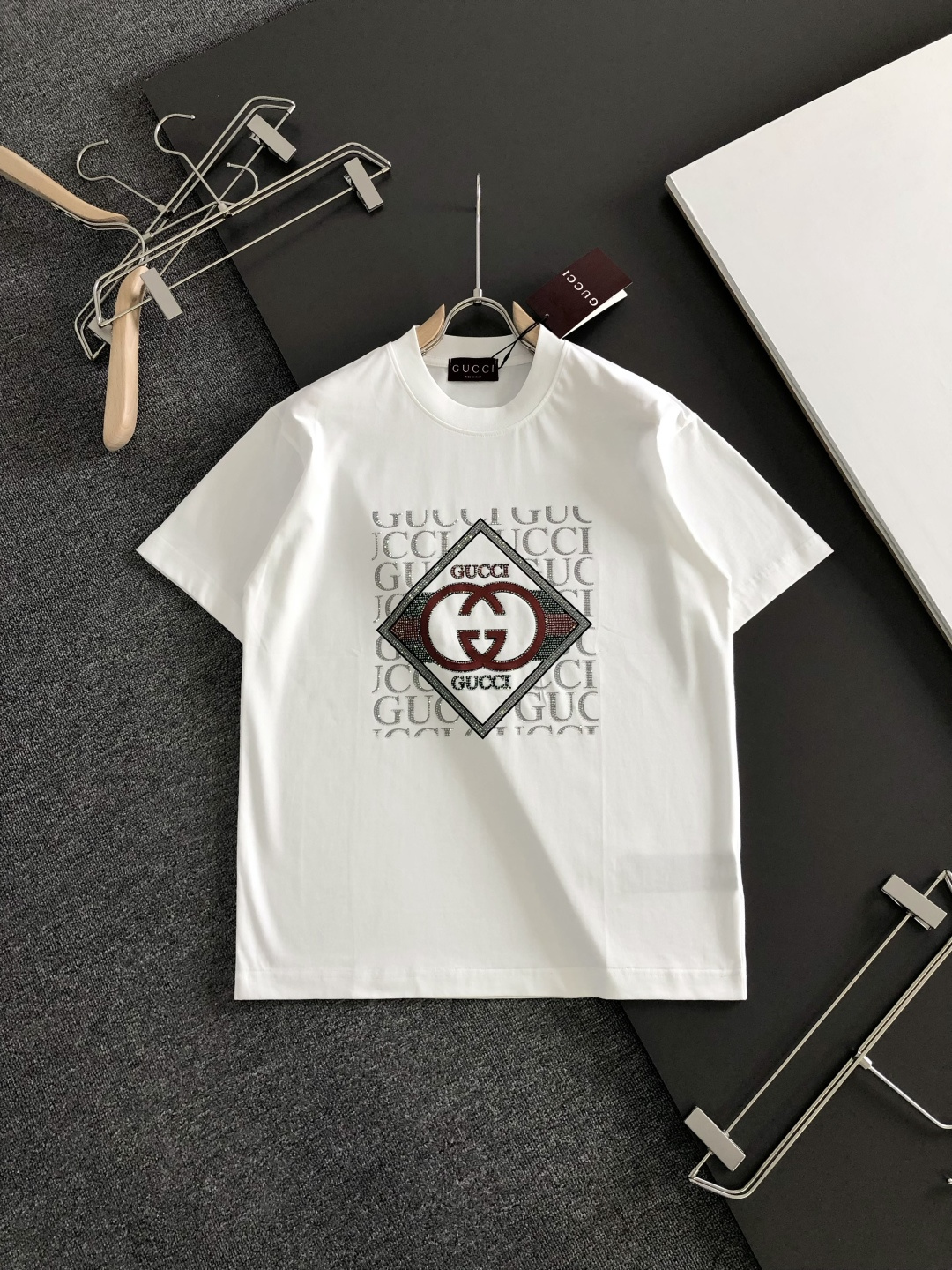 GUC 2026SS早春新款重工刺绣工艺圆领T恤，定织定染双股280克重洗水面料，做工精细。男女同款宽松