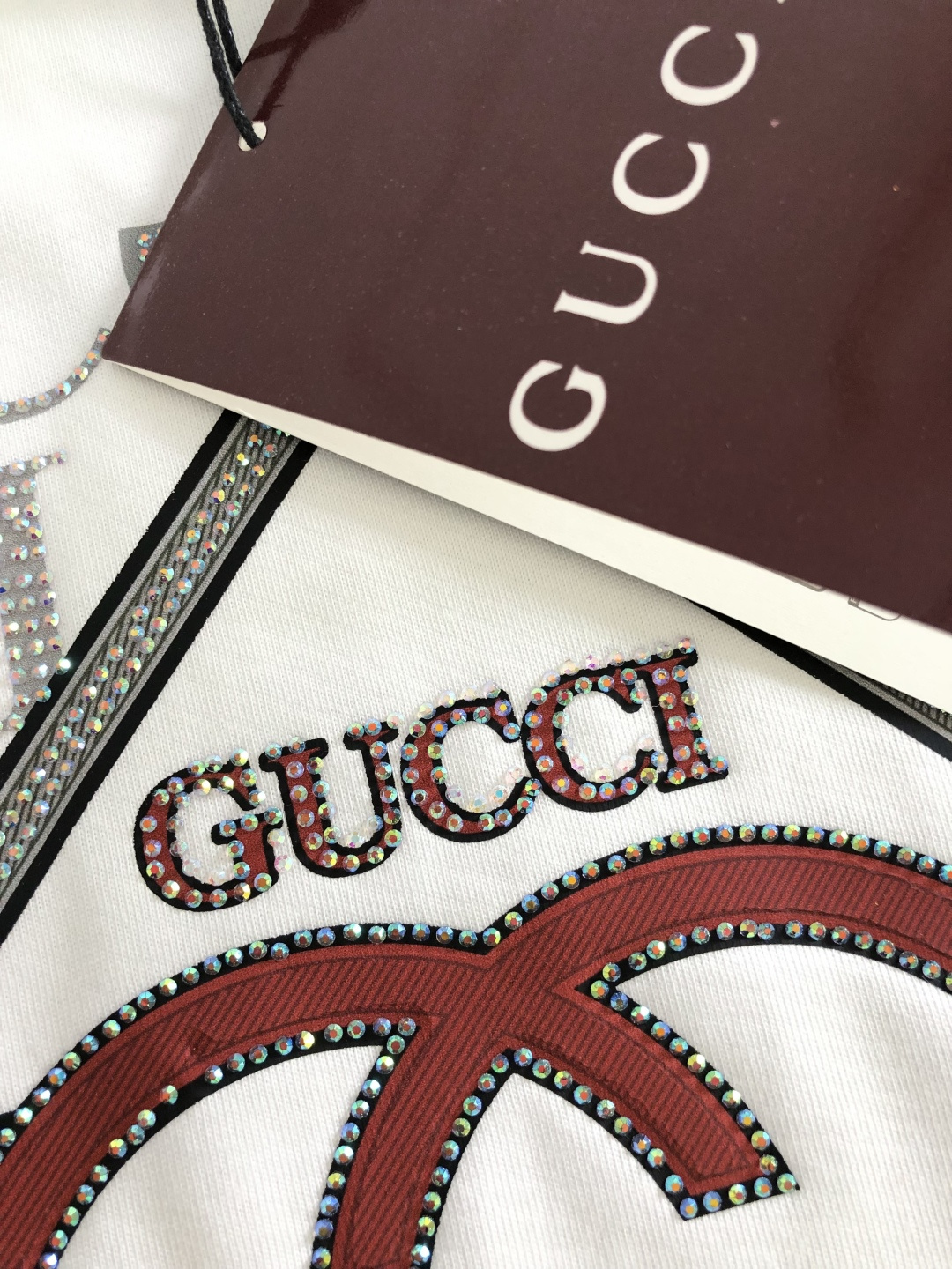 GUC 2026SS早春新款重工刺绣工艺圆领T恤，定织定染双股280克重洗水面料，做工精细。男女同款宽松