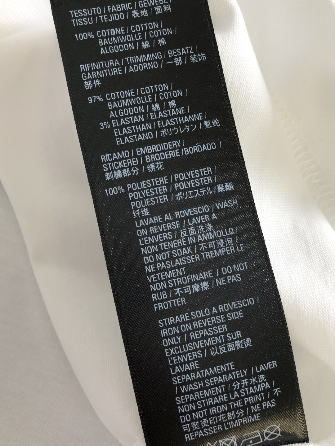 GUC 2026SS早春新款重工刺绣工艺圆领T恤，定织定染双股280克重洗水面料，做工精细。男女同款宽松