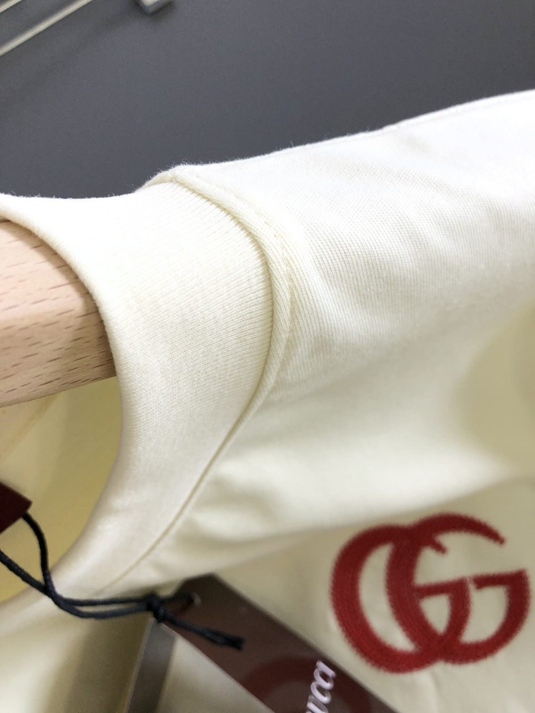 GUC 2026SS早春新款重工刺绣工艺圆领T恤，定织定染双股280克重洗水面料，做工精细。男女同款宽松