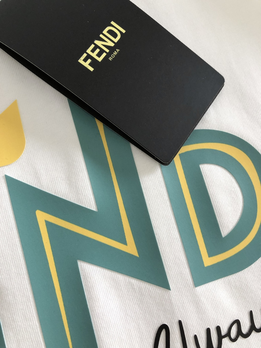 FD 2026SS早春新款重工刺绣工艺圆领T恤，定织定染双股280克重洗水面料，做工精细。男女同款宽松落