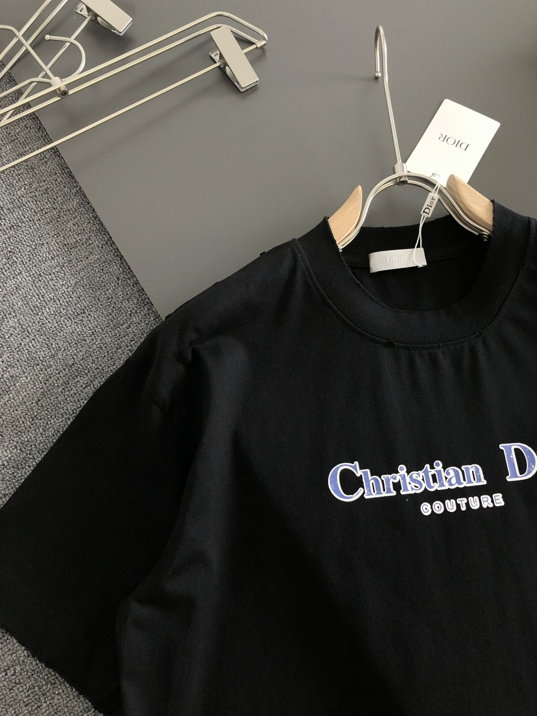 CD 2026SS早春新款重工印花工艺圆领T恤，定织定染双股280克重洗水面料，做工精细。男女同款宽松落