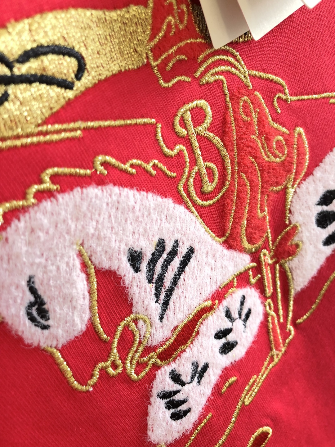 BBR 2026SS早春新款刺绣圆领T恤，定织定染纯棉300克重洗水面料，做工精细。男女同款宽松落肩版型