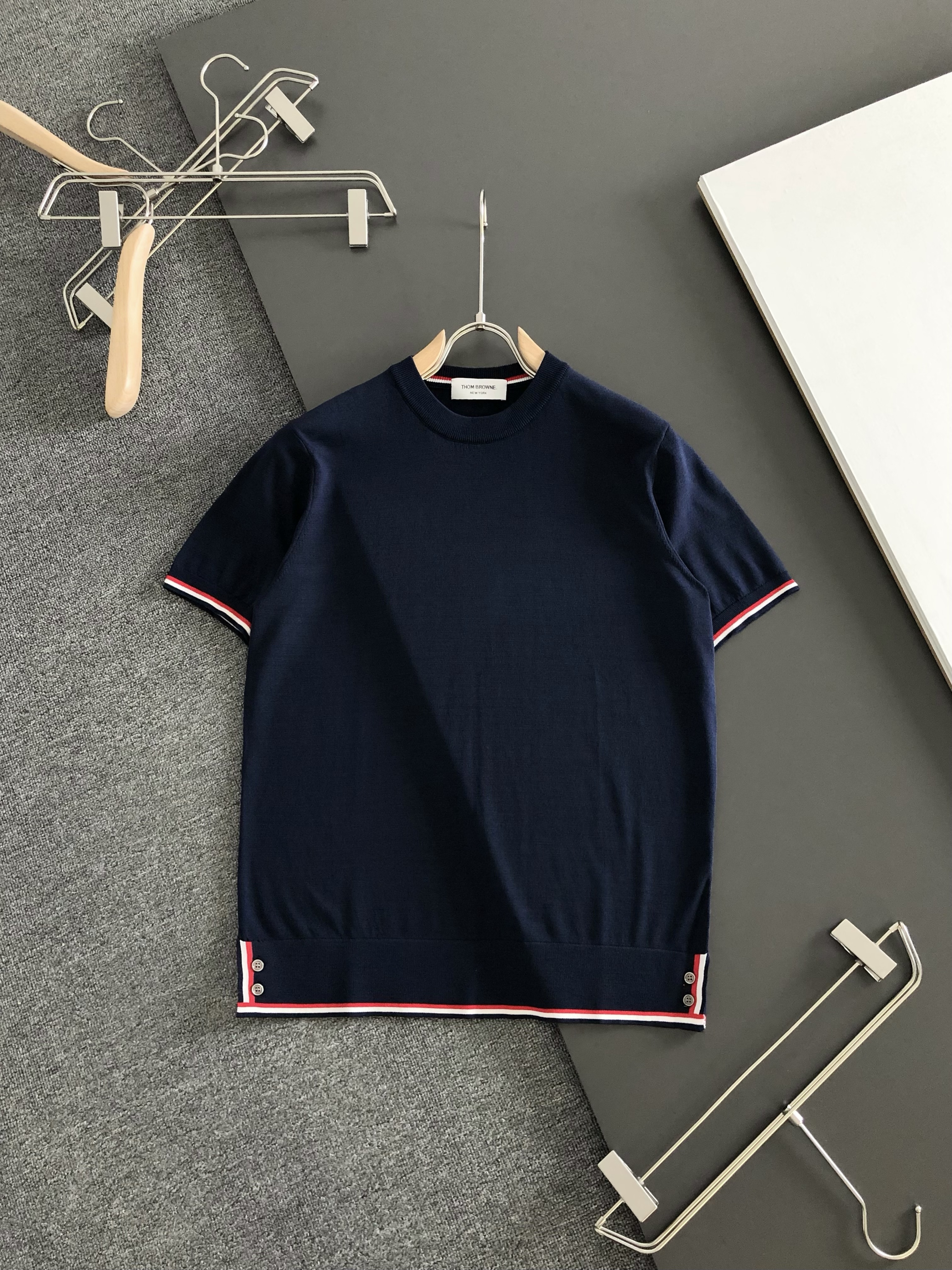 톰브라운 2026SS 남성 반팔 131797 Thom Browne T Shirt 썸네일 이미지